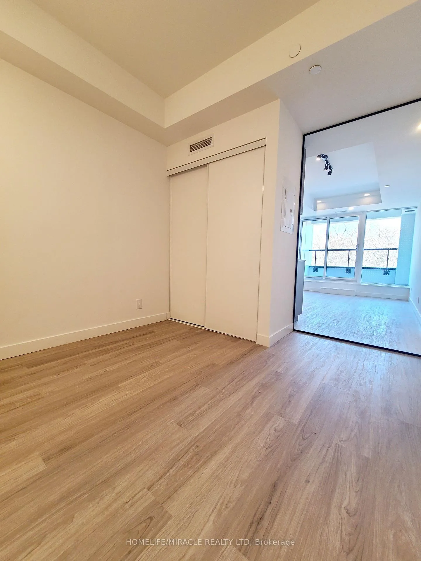 Photo 6 of Unit 325, 1050 Eastern Avenue, Toronto, The Beaches — HOMEH