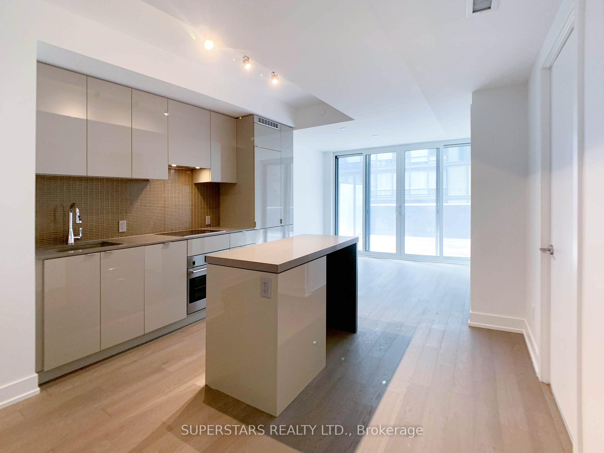 Photo 2 of Unit 903, 7 Grenville Street, Toronto, Bay Street Corridor — HOMEH