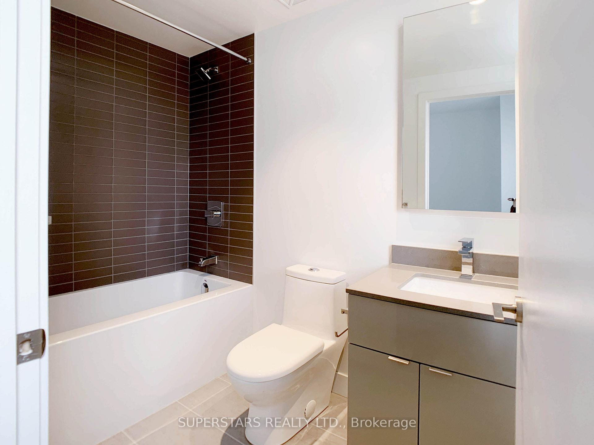 Photo 5 of Unit 903, 7 Grenville Street, Toronto, Bay Street Corridor — HOMEH