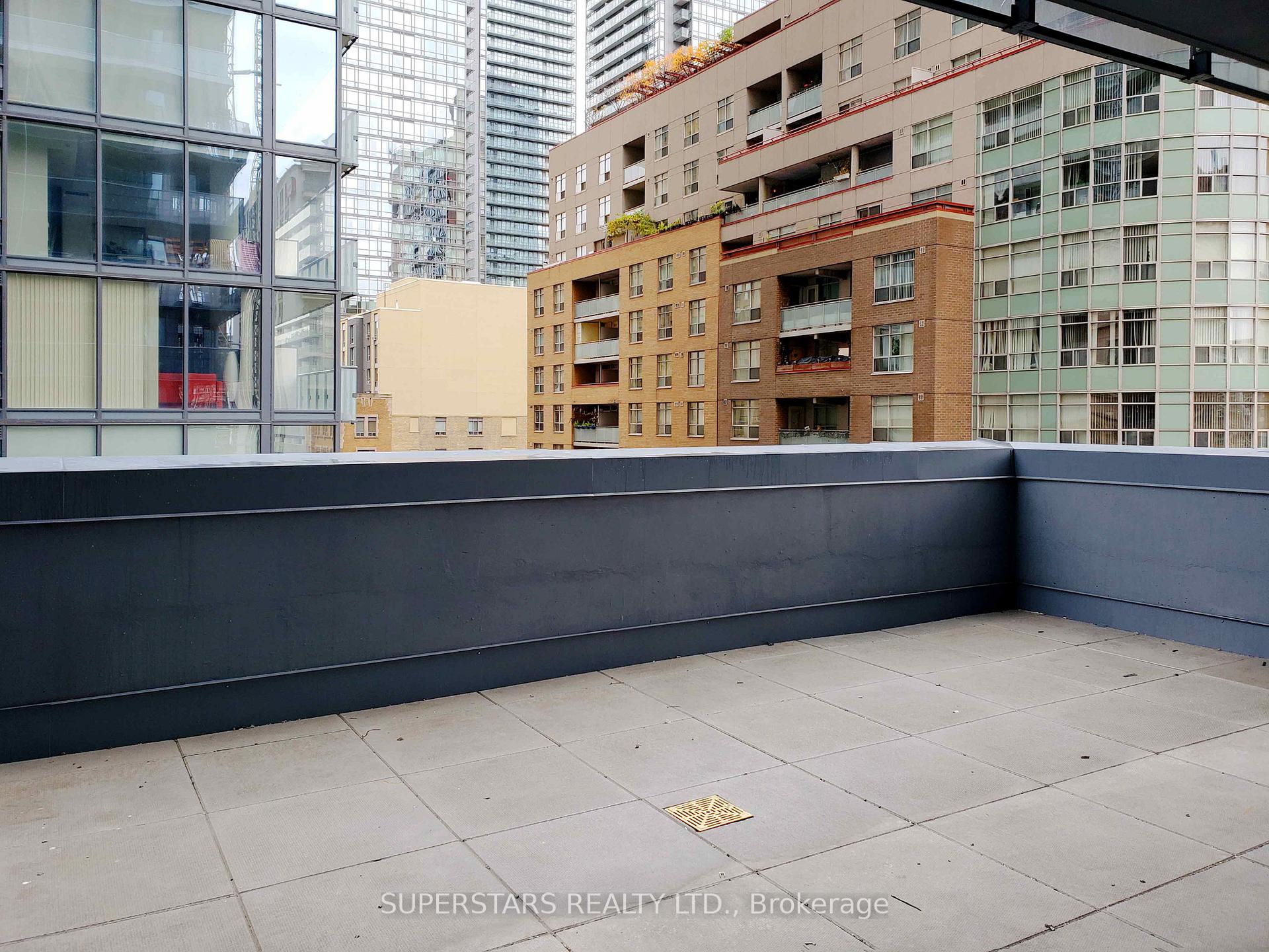 Photo 8 of Unit 903, 7 Grenville Street, Toronto, Bay Street Corridor — HOMEH