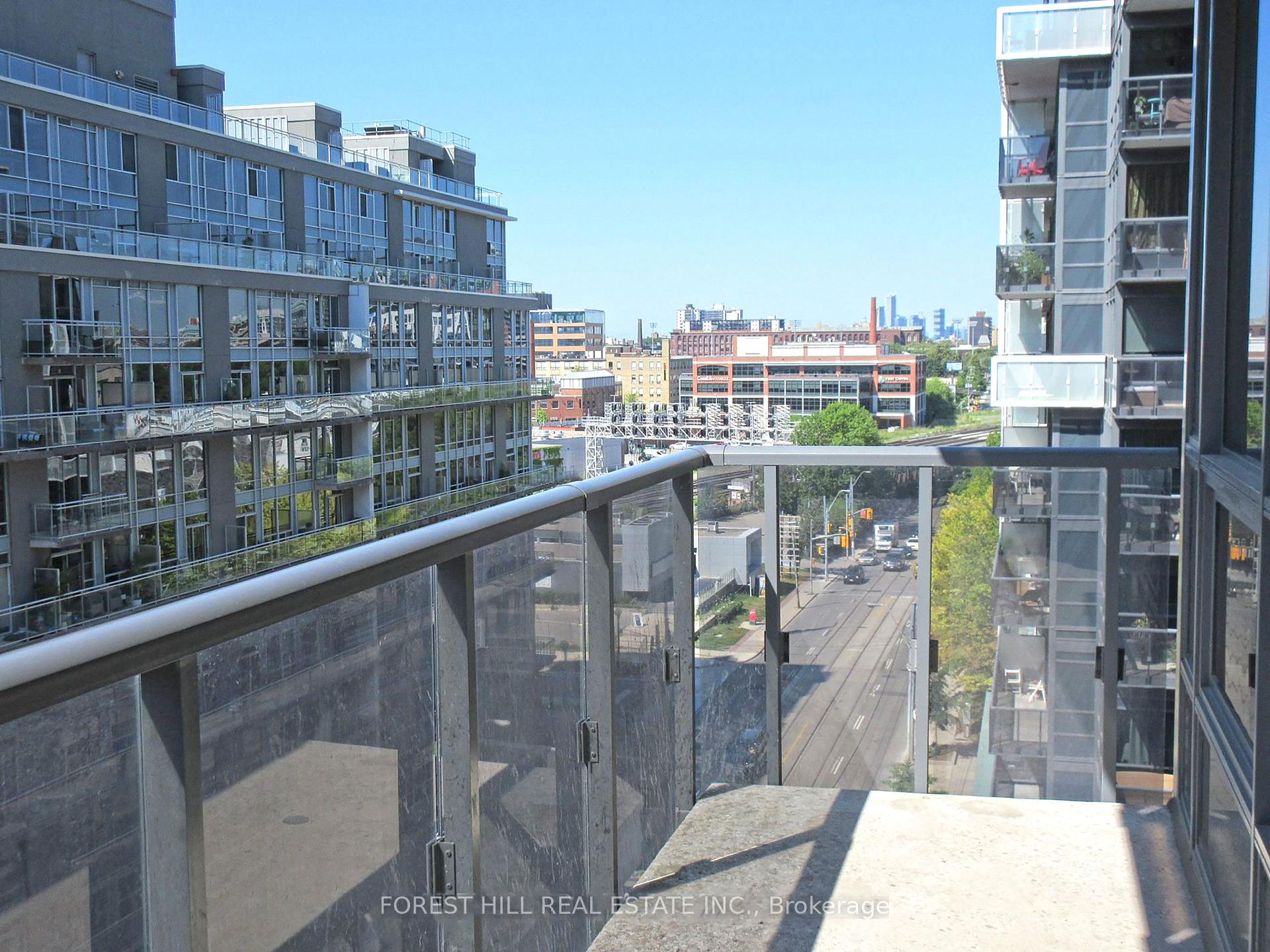 Front of Unit 619, 1030 King Street W