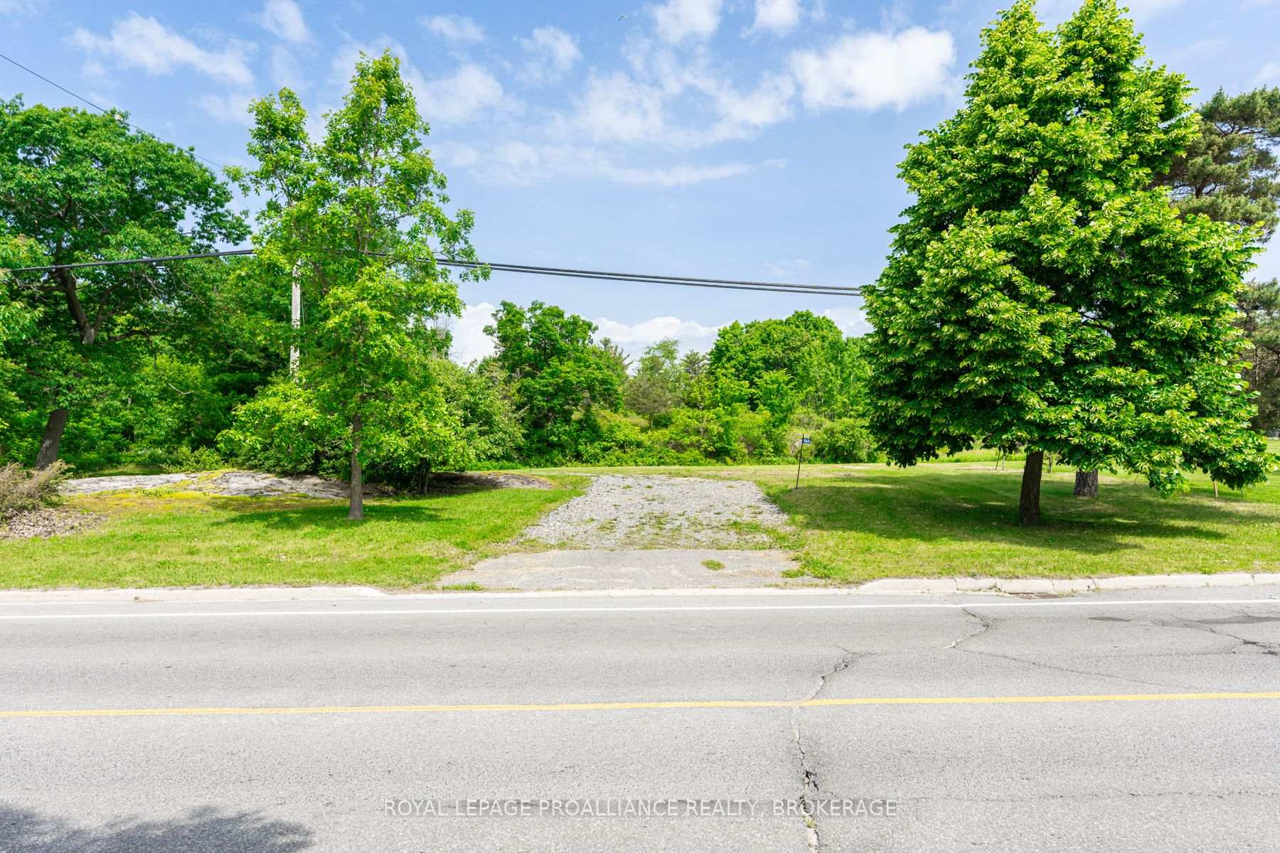 Photo 9 of 860 King Street W, Gananoque — HOMEH