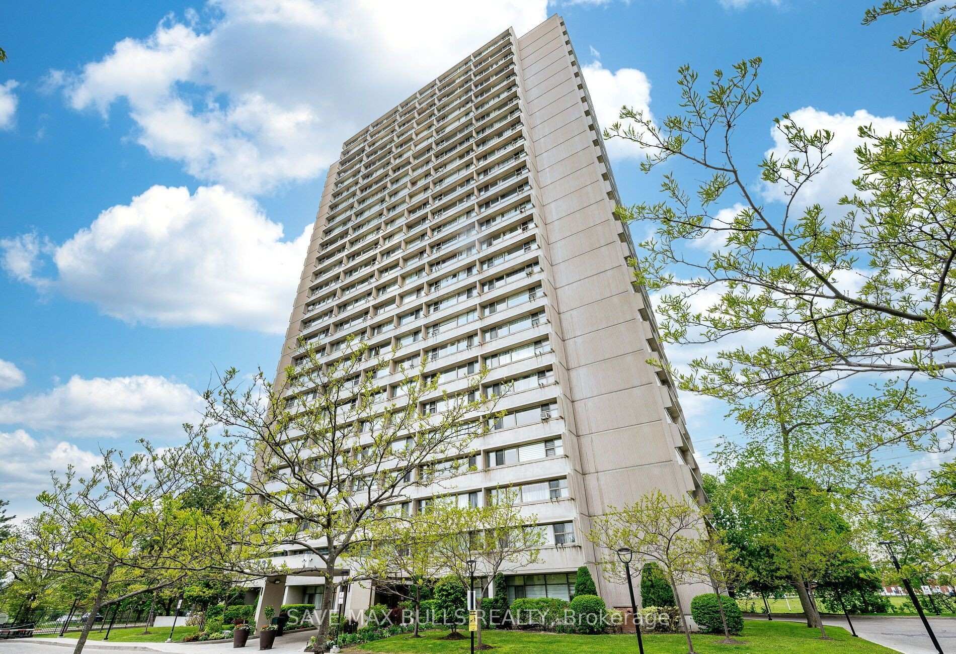 Front of Unit 1806, 735 Don Mills Road