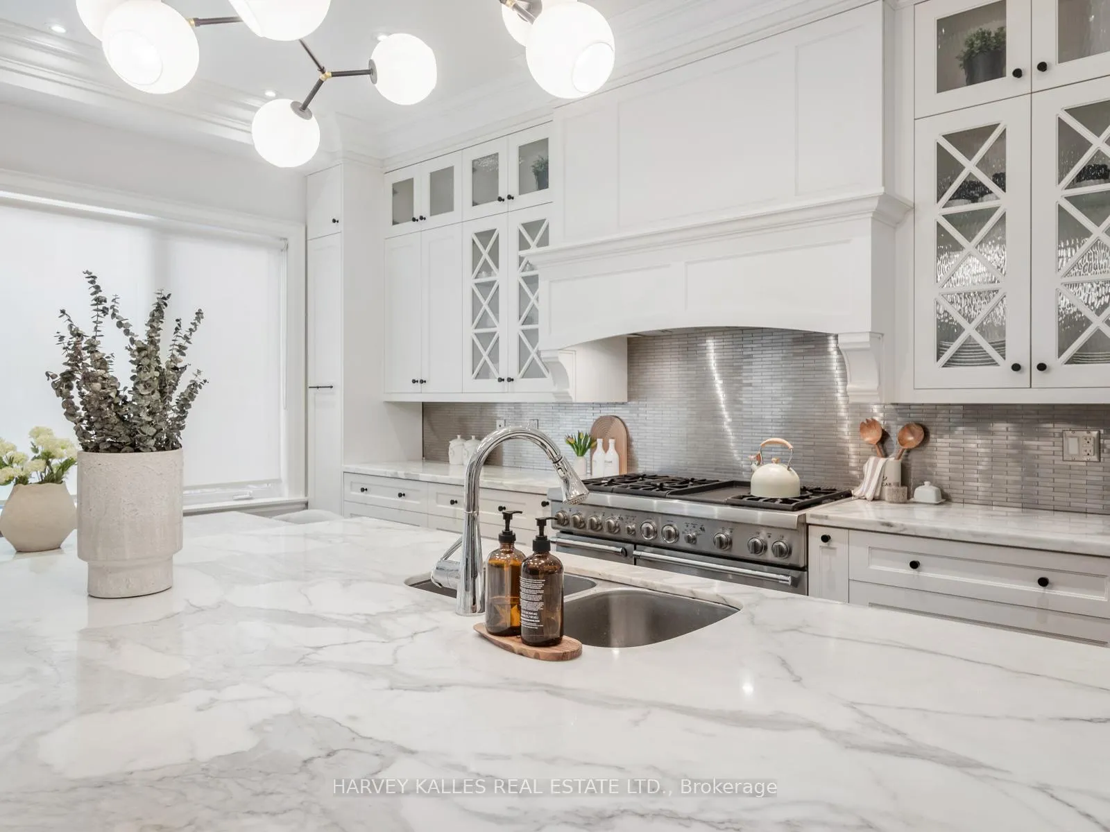 Photo 6 of 190 Carmichael Avenue, Toronto, Bedford Park-Nortown — HOMEH