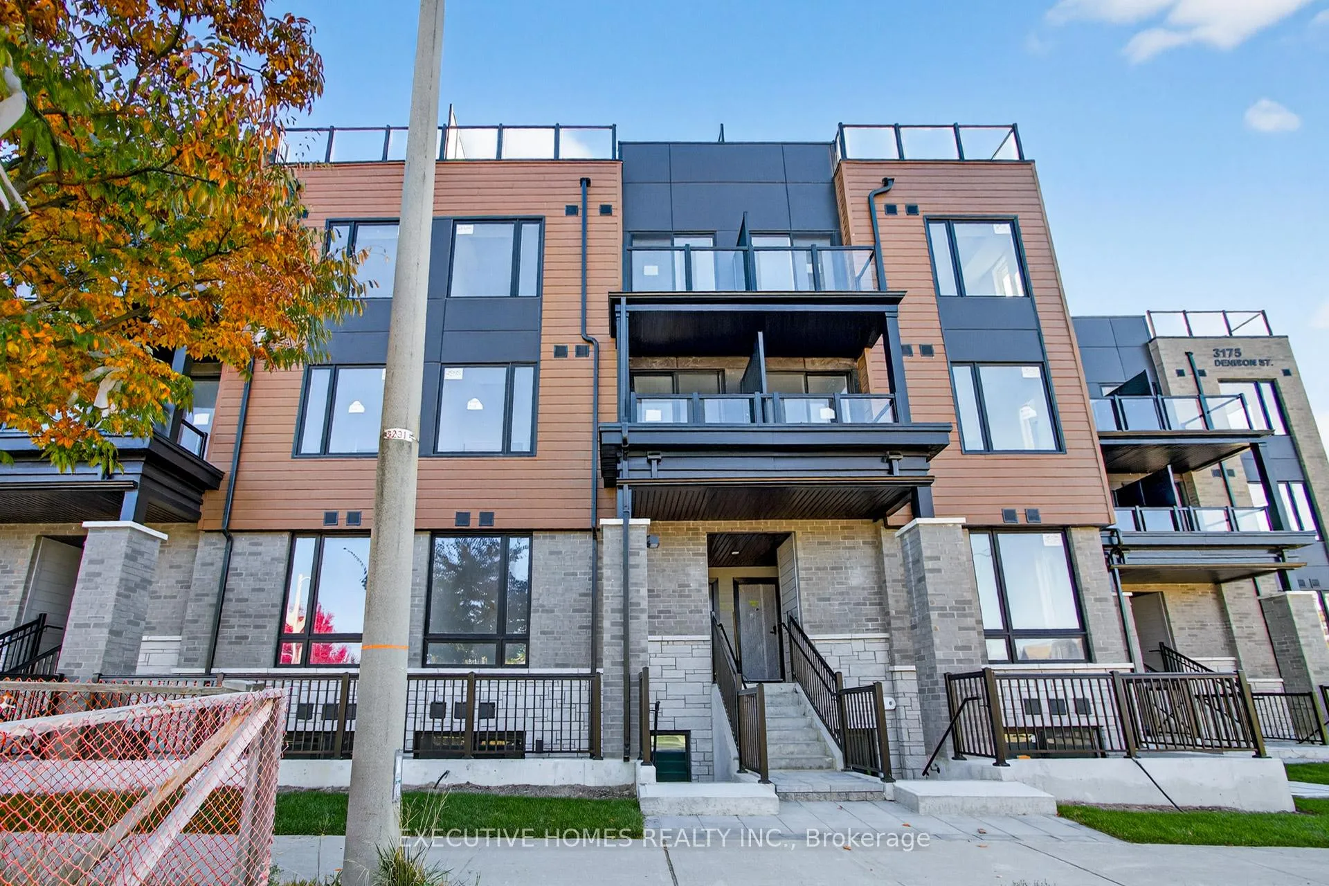 Photo 3 of Unit 8, 3175 Denison Street, Markham, Middlefield — HOMEH