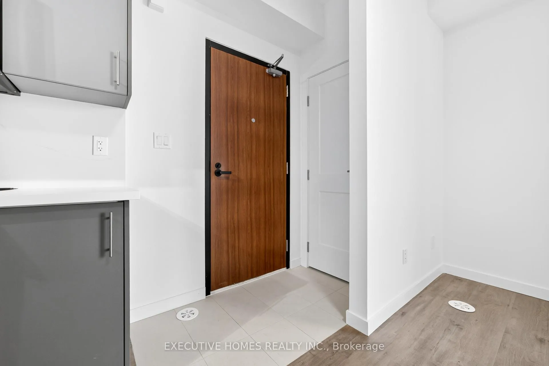 Photo 8 of Unit 8, 3175 Denison Street, Markham, Middlefield — HOMEH