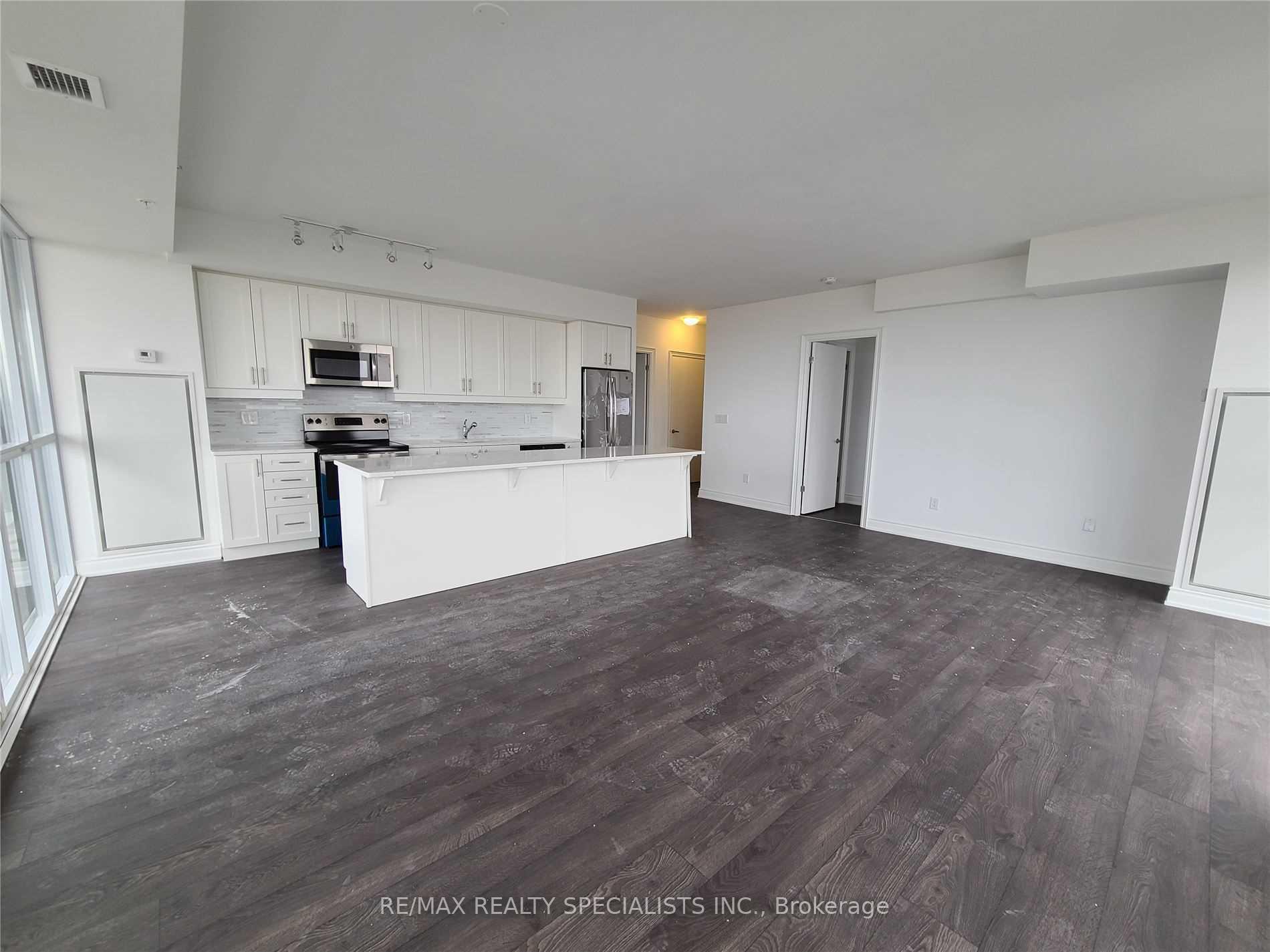 Photo 4 of Unit 1104, 550 North Service Road, Grimsby, Grimsby Beach — HOMEH