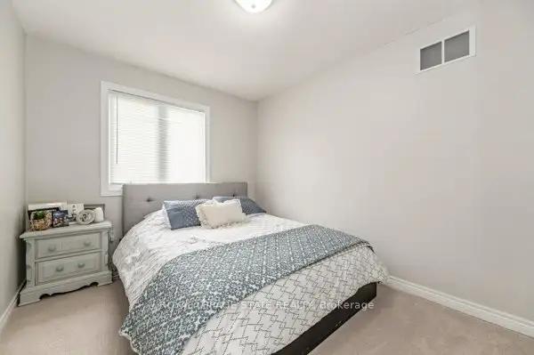 Photo 5 of Unit 18, 876 Golf Links Road, Hamilton, Ancaster — HOMEH