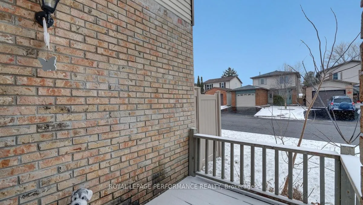 Photo 7 of 32 Brando Crescent, Ottawa, Hunt Club Park/Greenboro — HOMEH