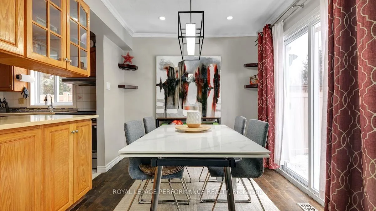 Photo 11 of 32 Brando Crescent, Ottawa, Hunt Club Park/Greenboro — HOMEH