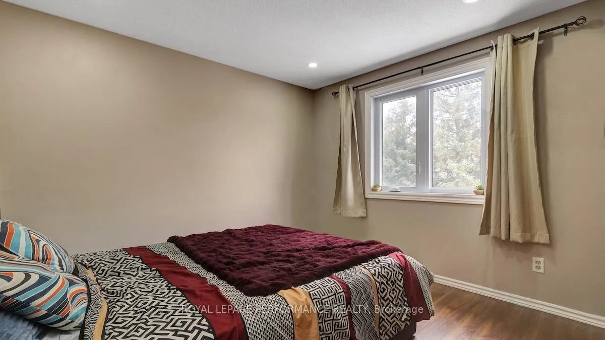 Photo 22 of 32 Brando Crescent, Ottawa, Hunt Club Park/Greenboro — HOMEH