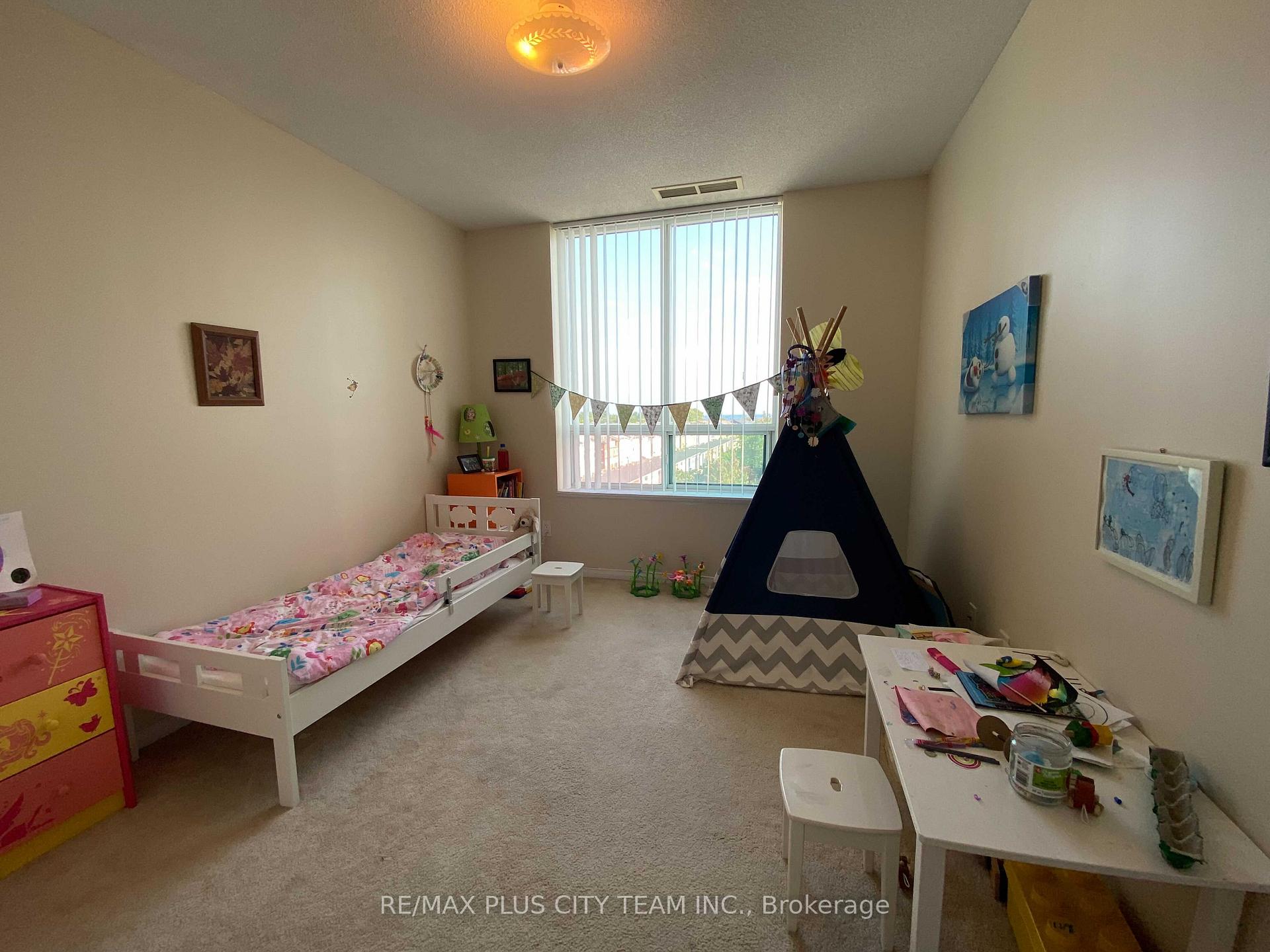 Photo 8 of Unit 503, 1863 Queen Street E, Toronto, The Beaches — HOMEH