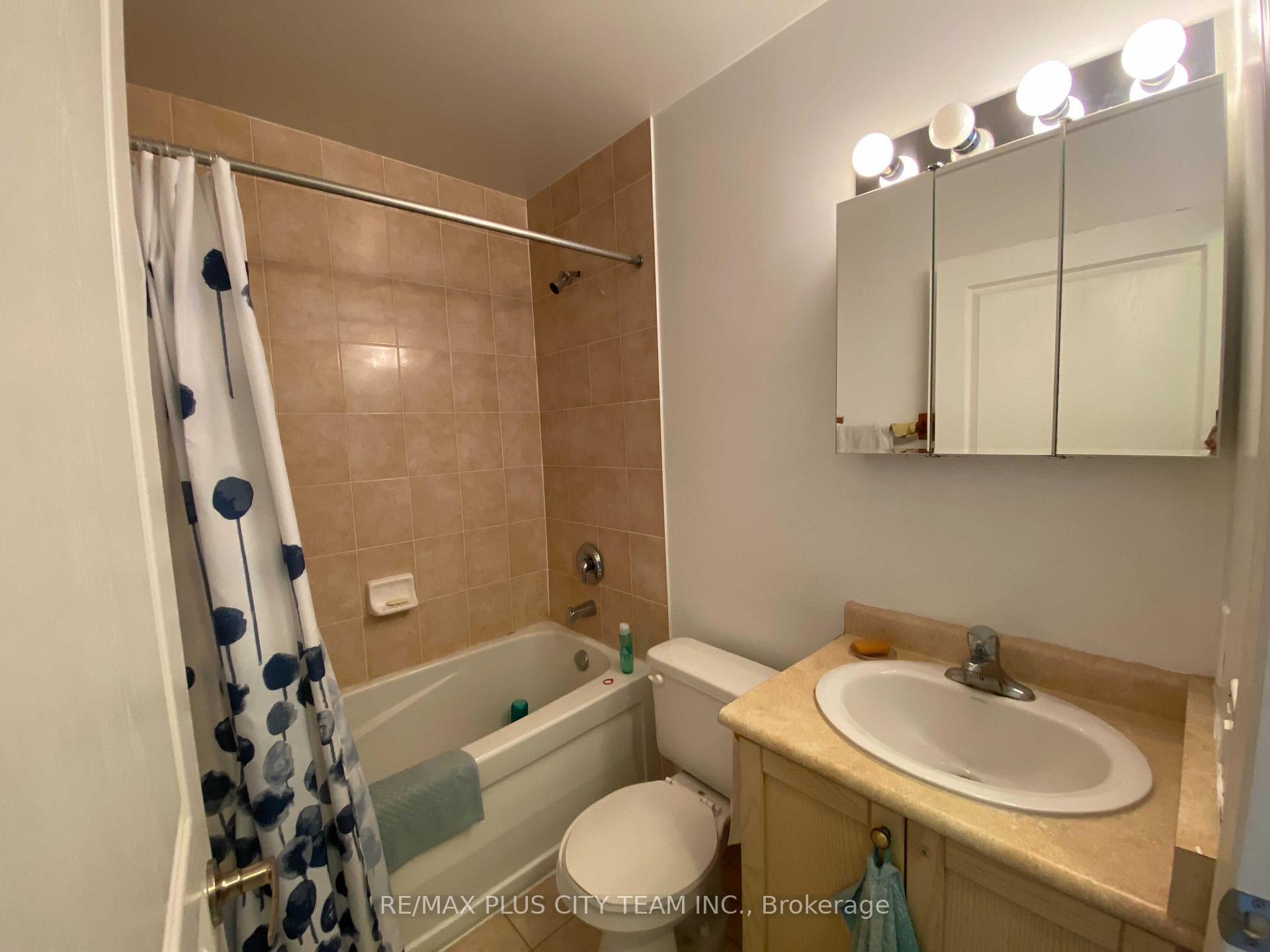 Photo 9 of Unit 503, 1863 Queen Street E, Toronto, The Beaches — HOMEH