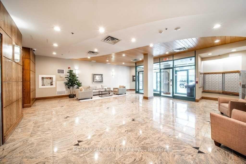 Photo 14 of Unit 503, 1863 Queen Street E, Toronto, The Beaches — HOMEH