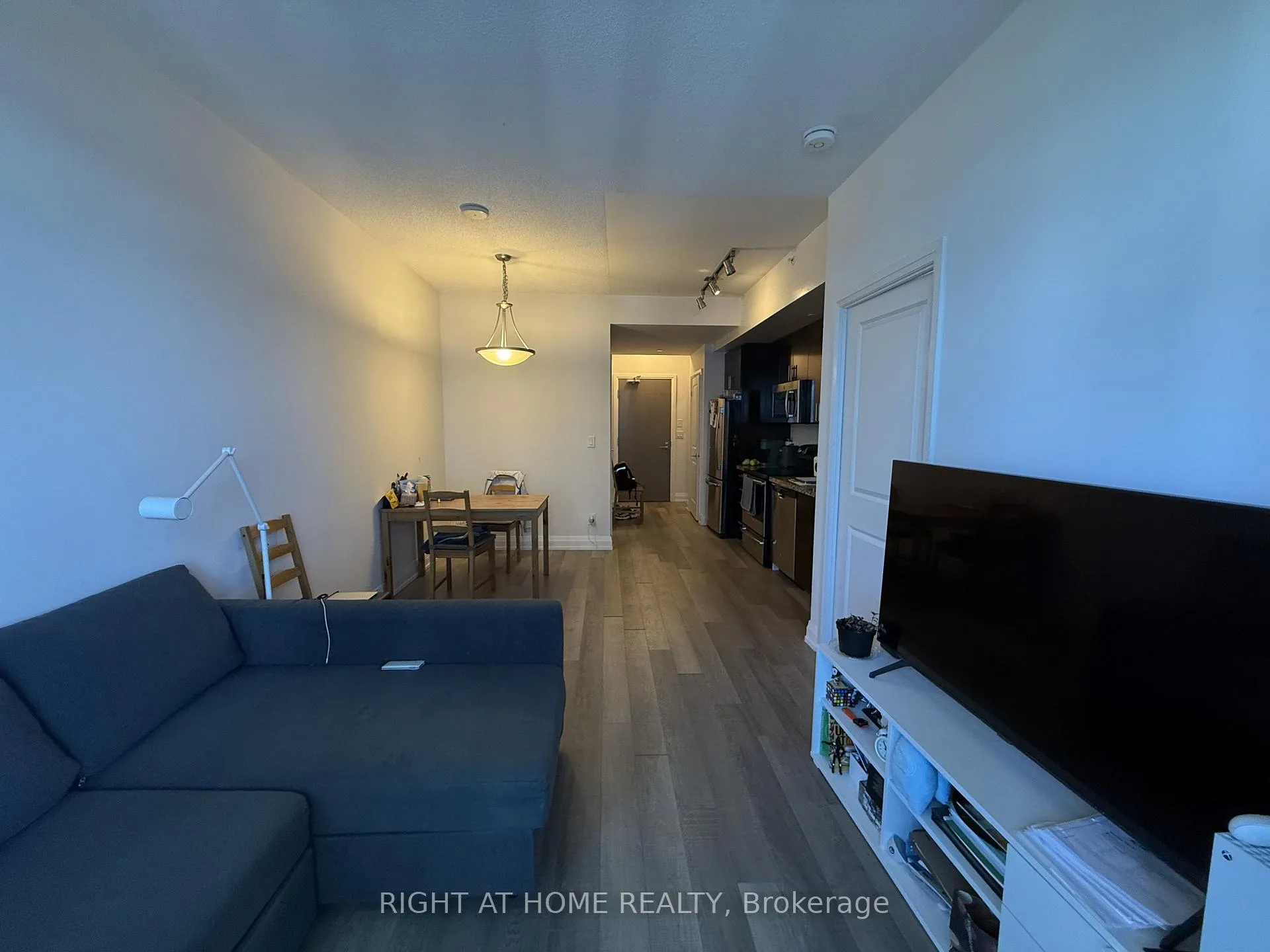 Photo 4 of Unit Ph307, 7167 Yonge Street, Markham, Thornhill — HOMEH