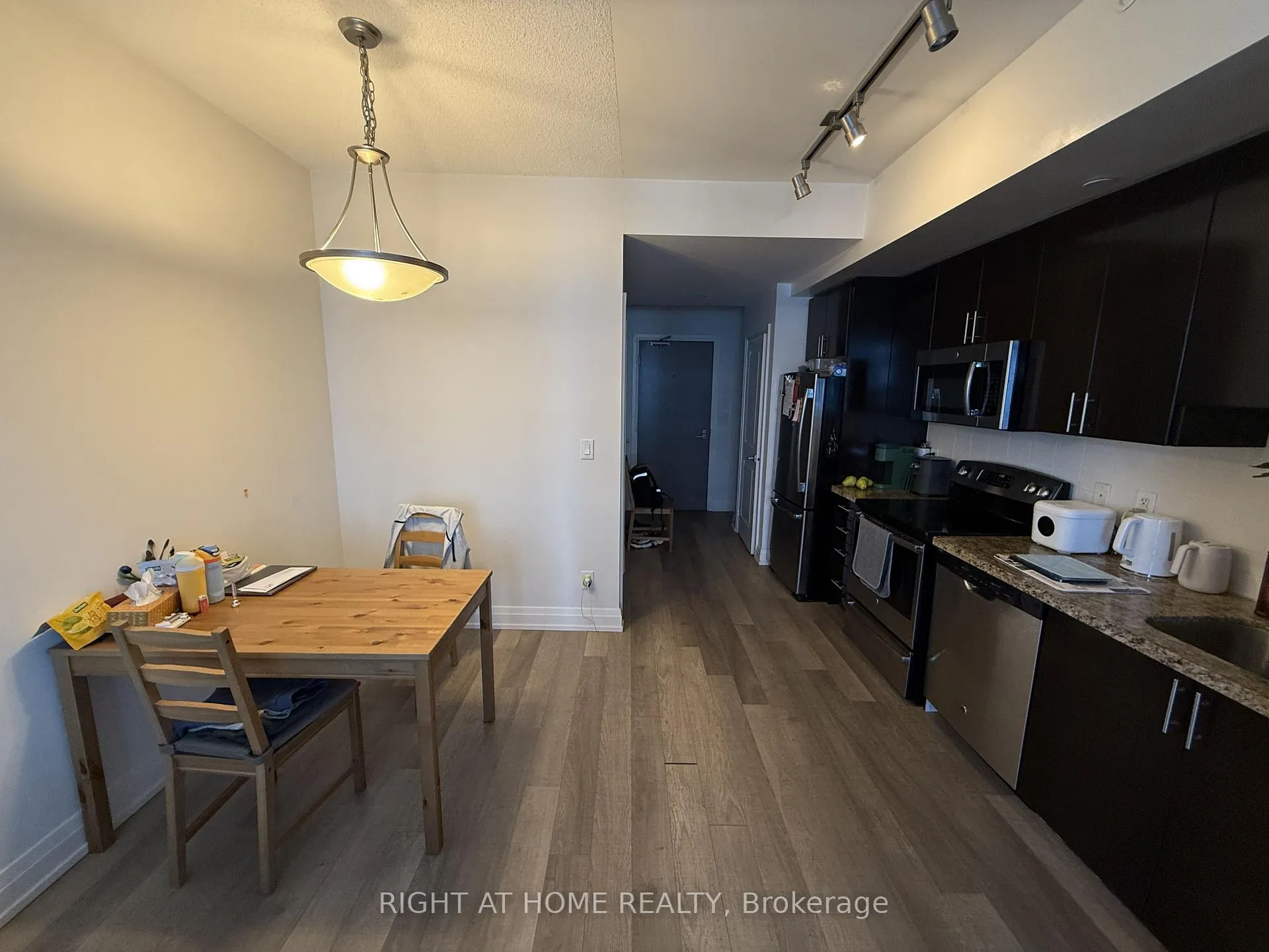 Photo 7 of Unit Ph307, 7167 Yonge Street, Markham, Thornhill — HOMEH