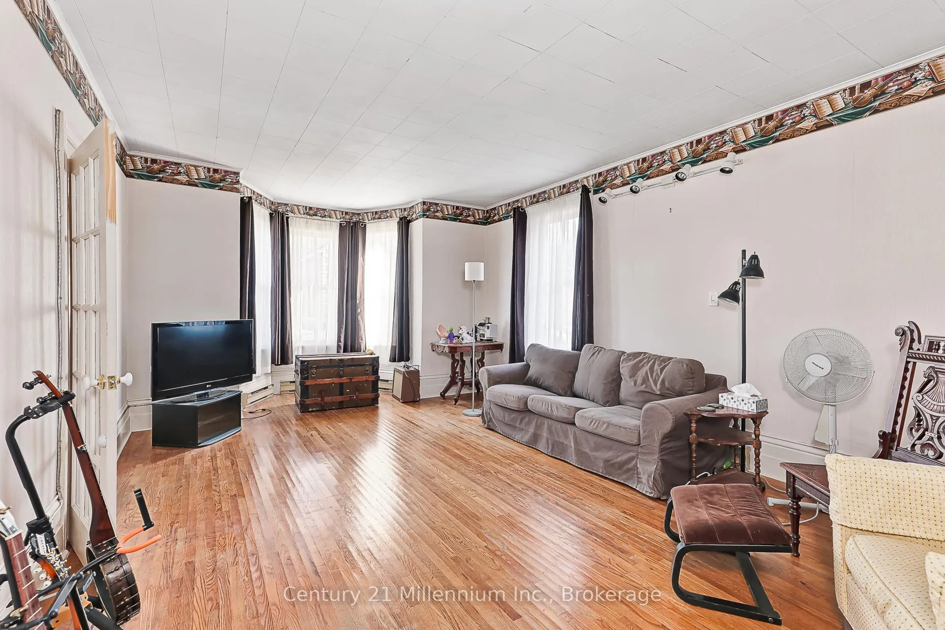 Photo 9 of 332 Ste Marie Street, Collingwood — HOMEH