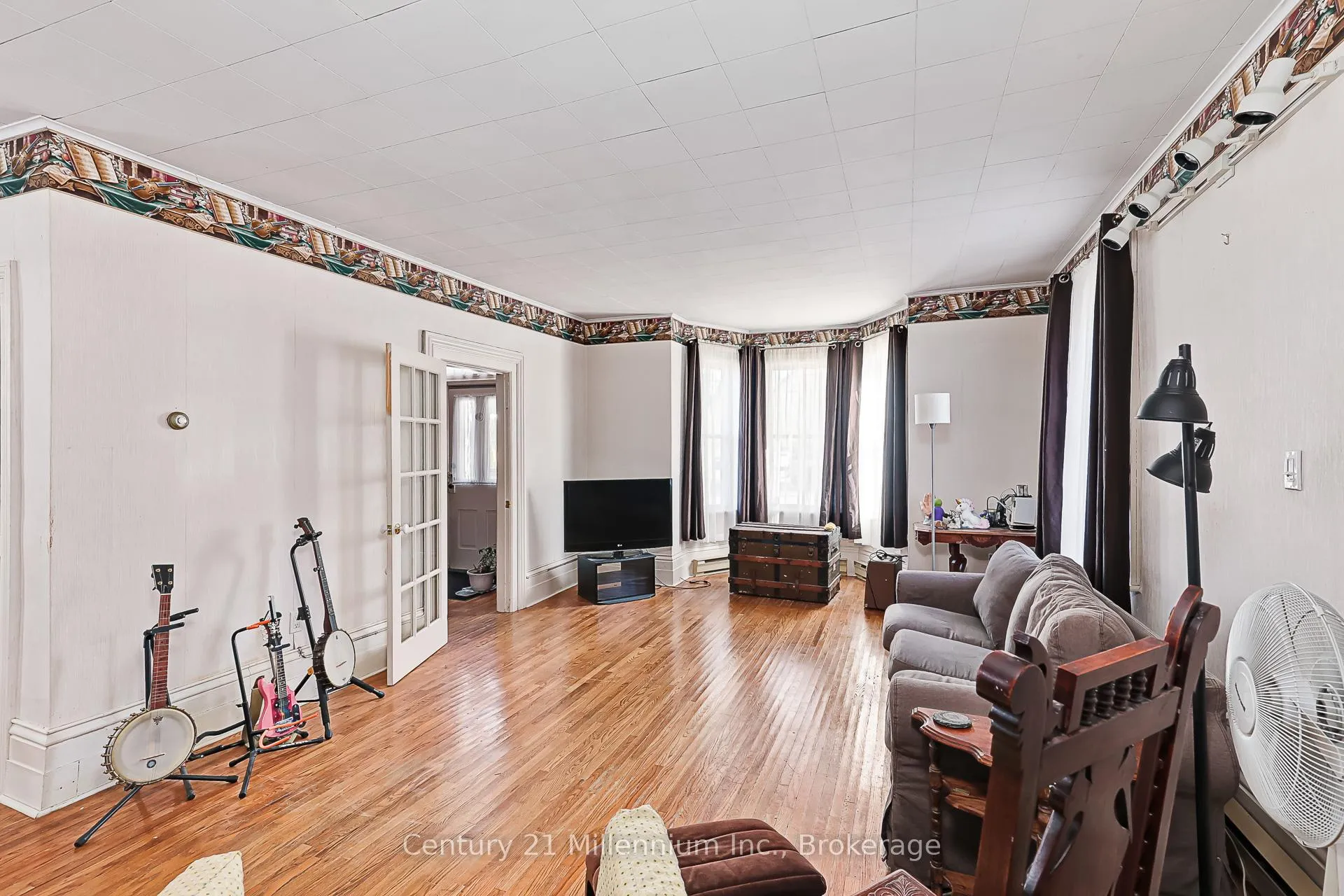 Photo 10 of 332 Ste Marie Street, Collingwood — HOMEH