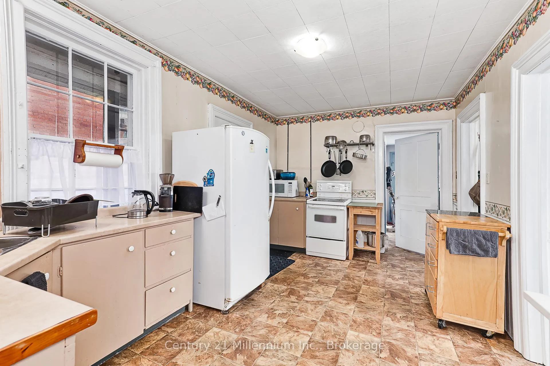 Photo 16 of 332 Ste Marie Street, Collingwood — HOMEH