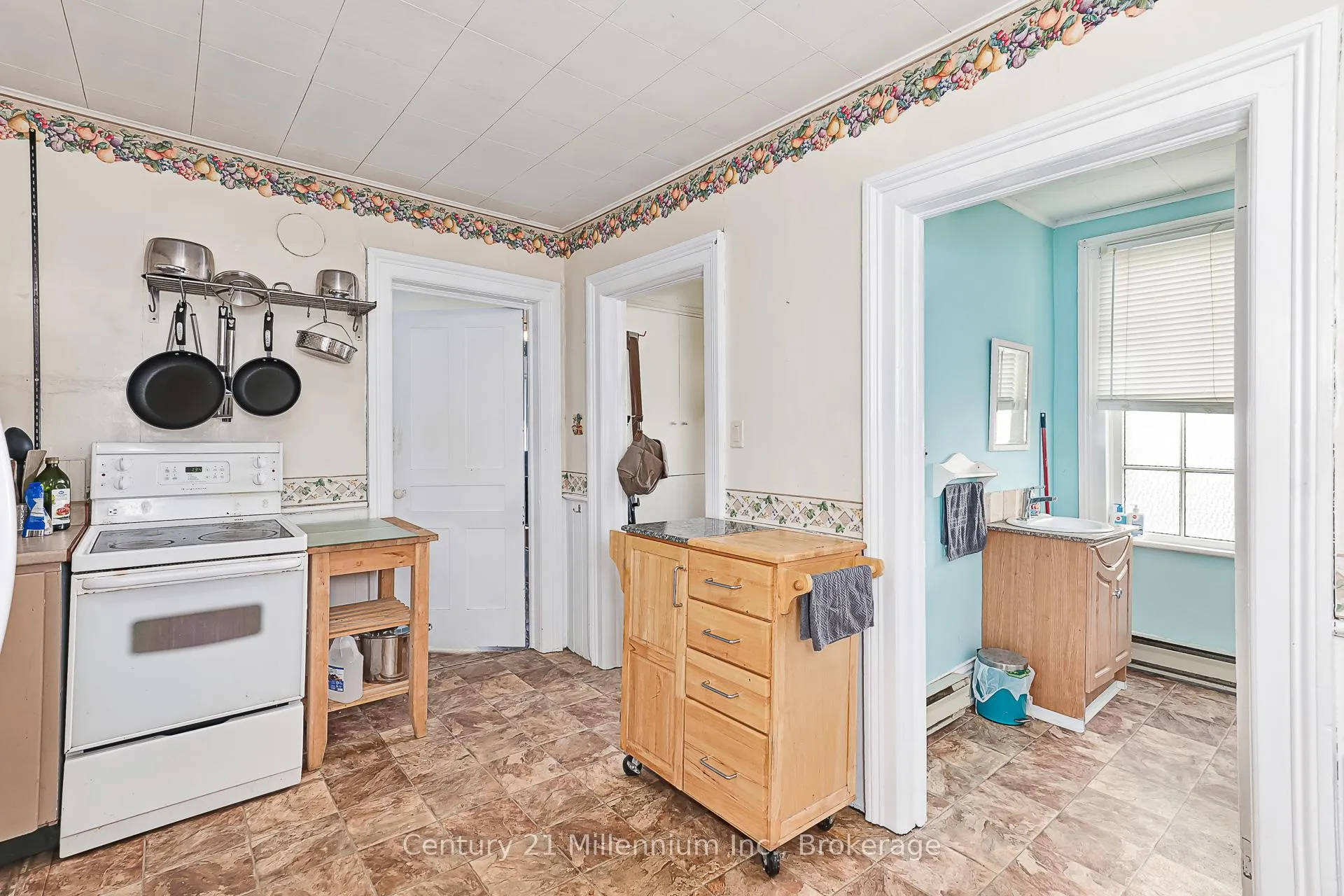 Photo 20 of 332 Ste Marie Street, Collingwood — HOMEH