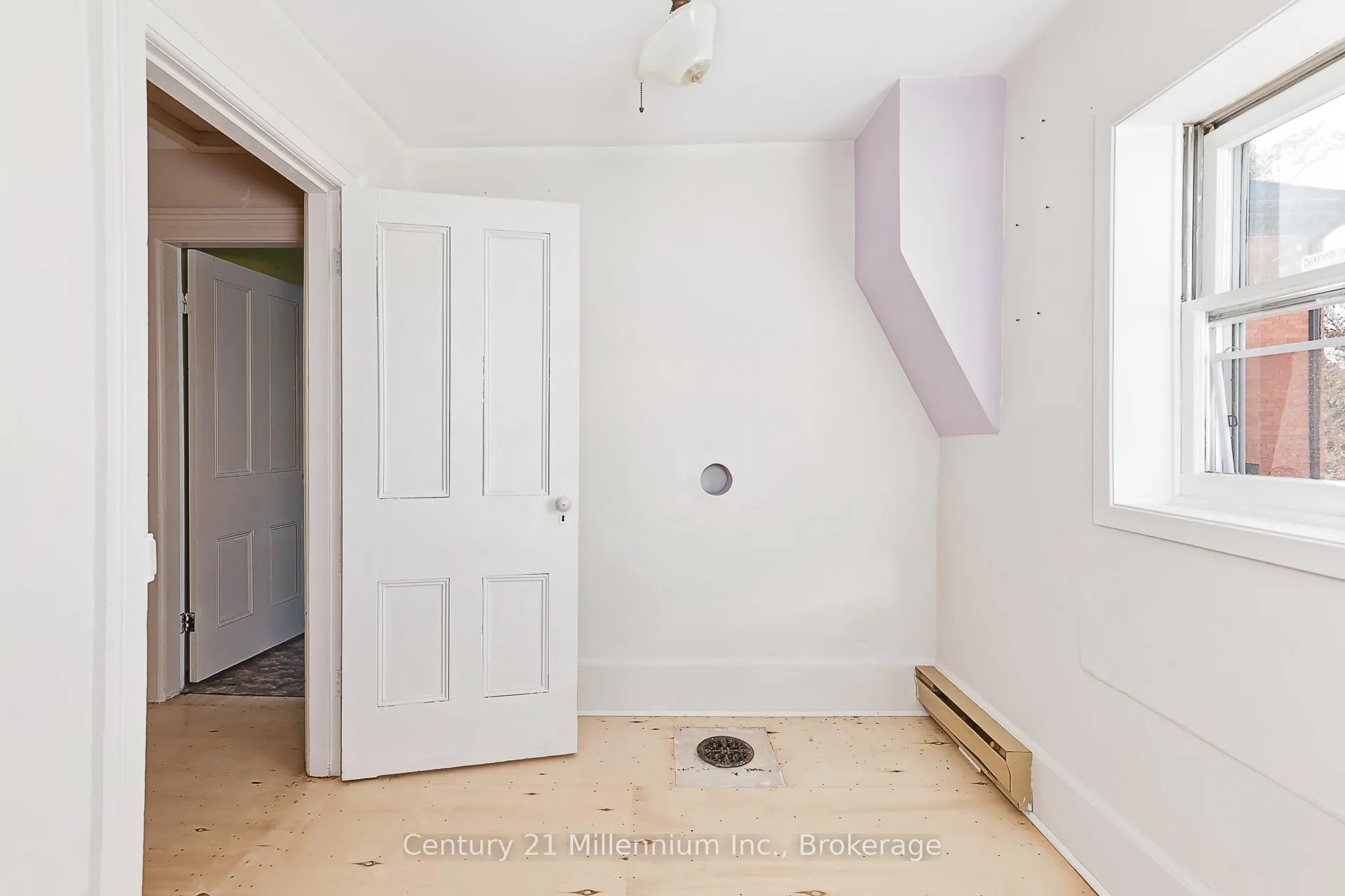 Photo 32 of 332 Ste Marie Street, Collingwood — HOMEH