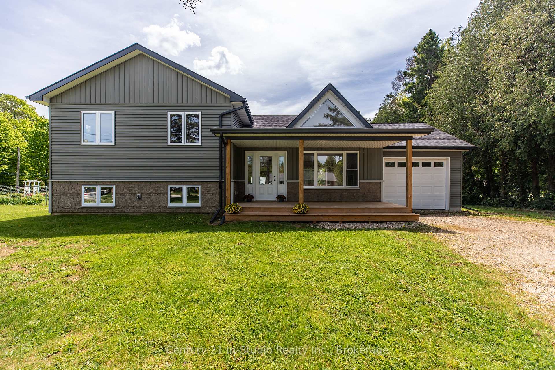 Photo 4 of 680218 Sideroad 30, Chatsworth — HOMEH