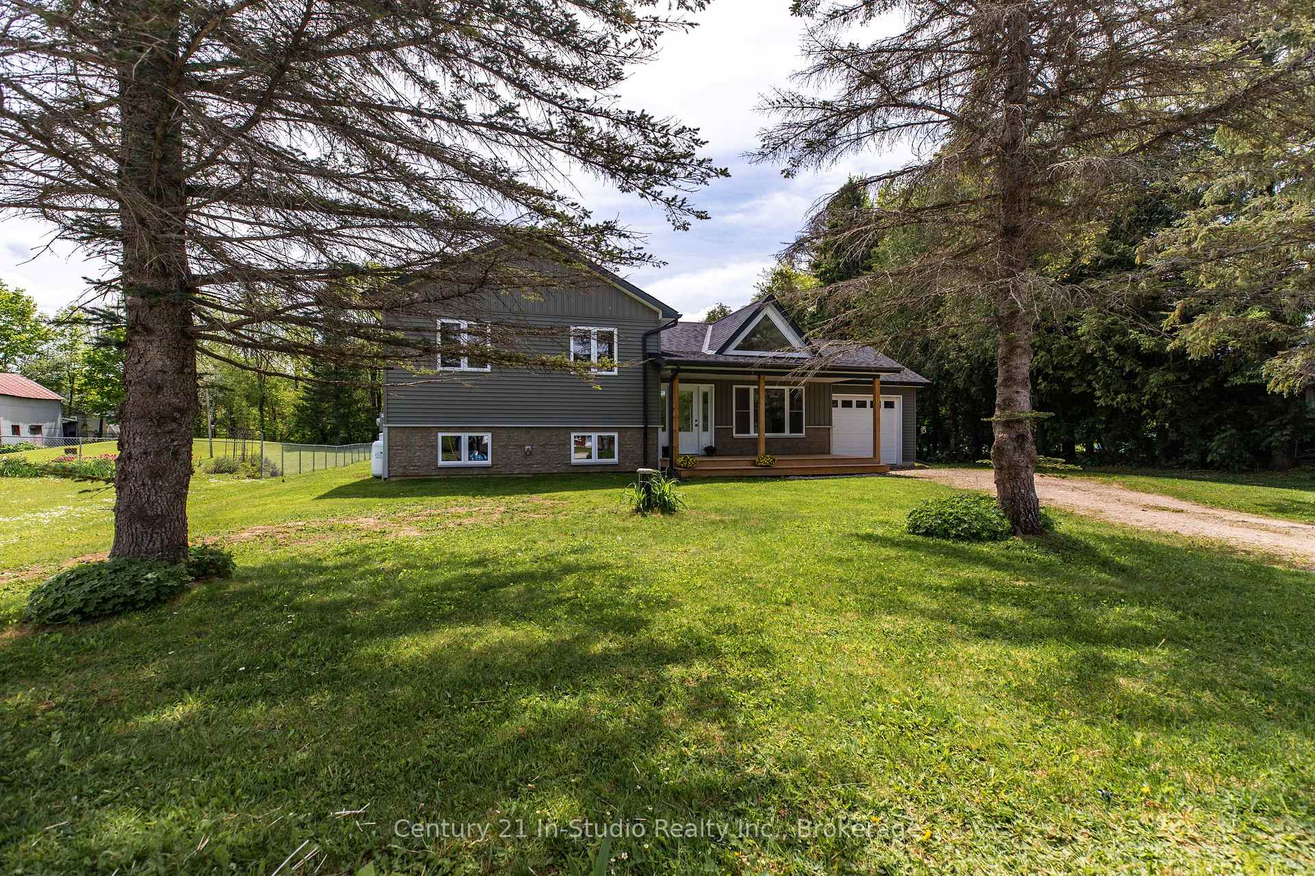 Photo 11 of 680218 Sideroad 30, Chatsworth — HOMEH