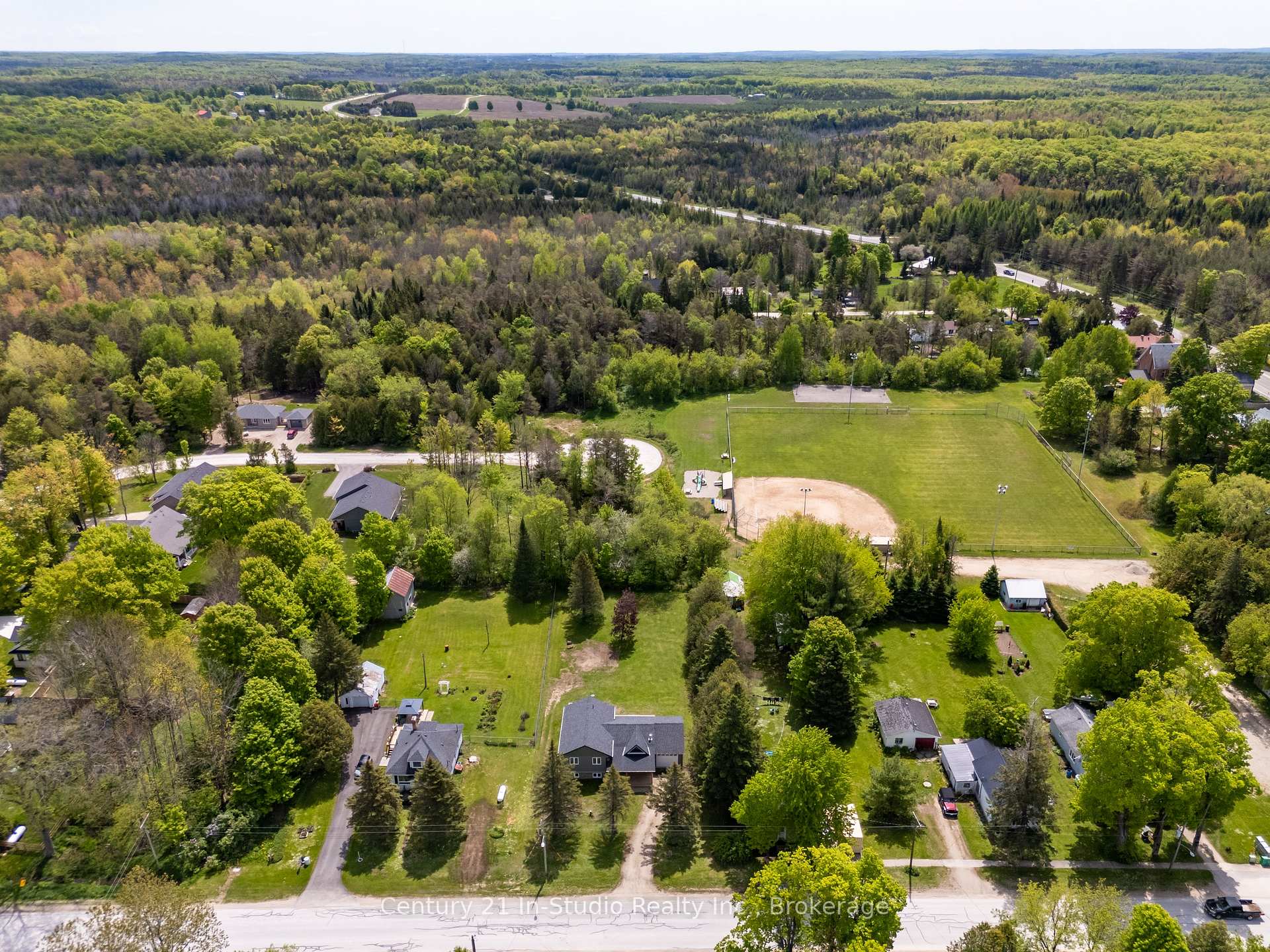 Photo 13 of 680218 Sideroad 30, Chatsworth — HOMEH