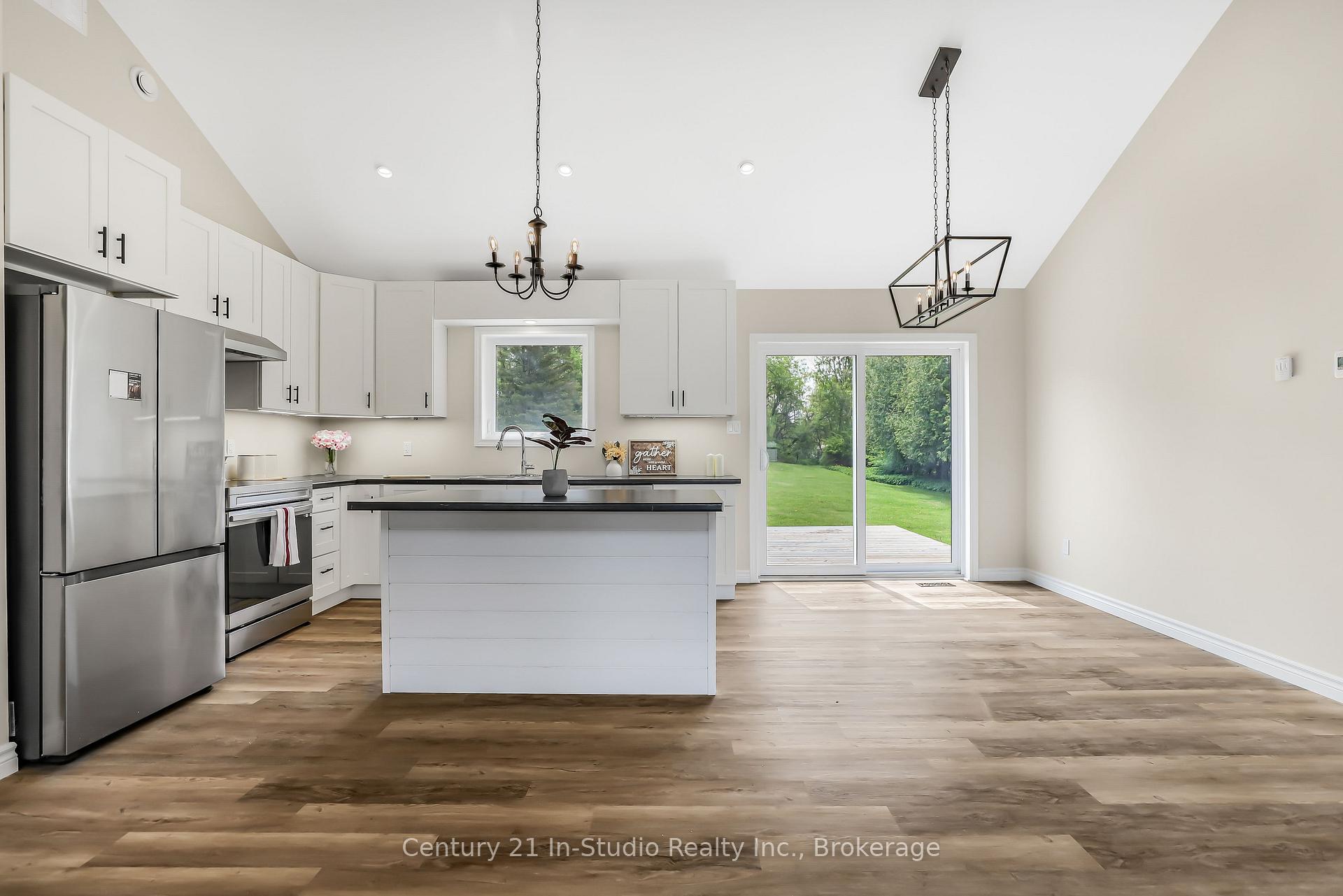 Photo 20 of 680218 Sideroad 30, Chatsworth — HOMEH