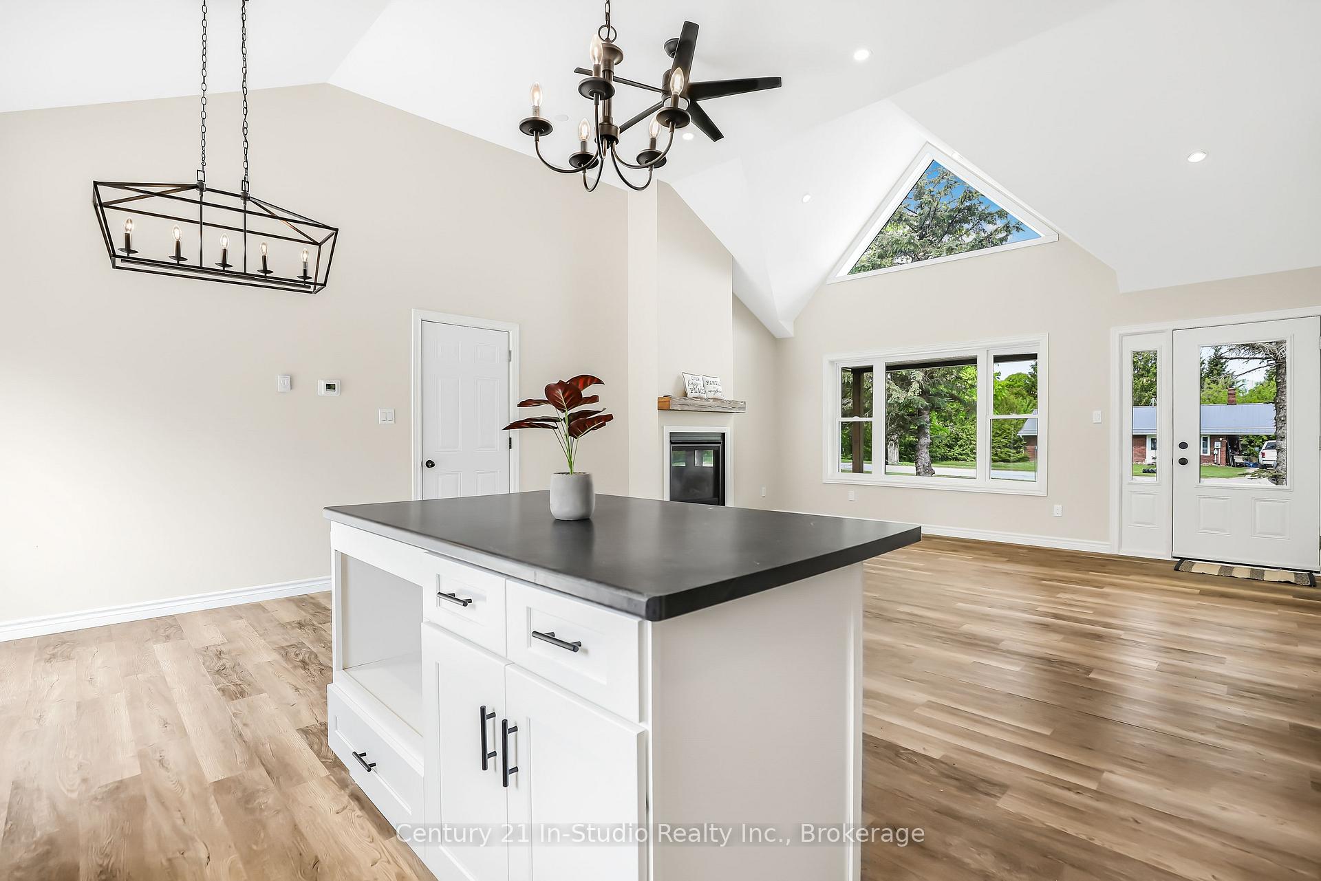 Photo 23 of 680218 Sideroad 30, Chatsworth — HOMEH