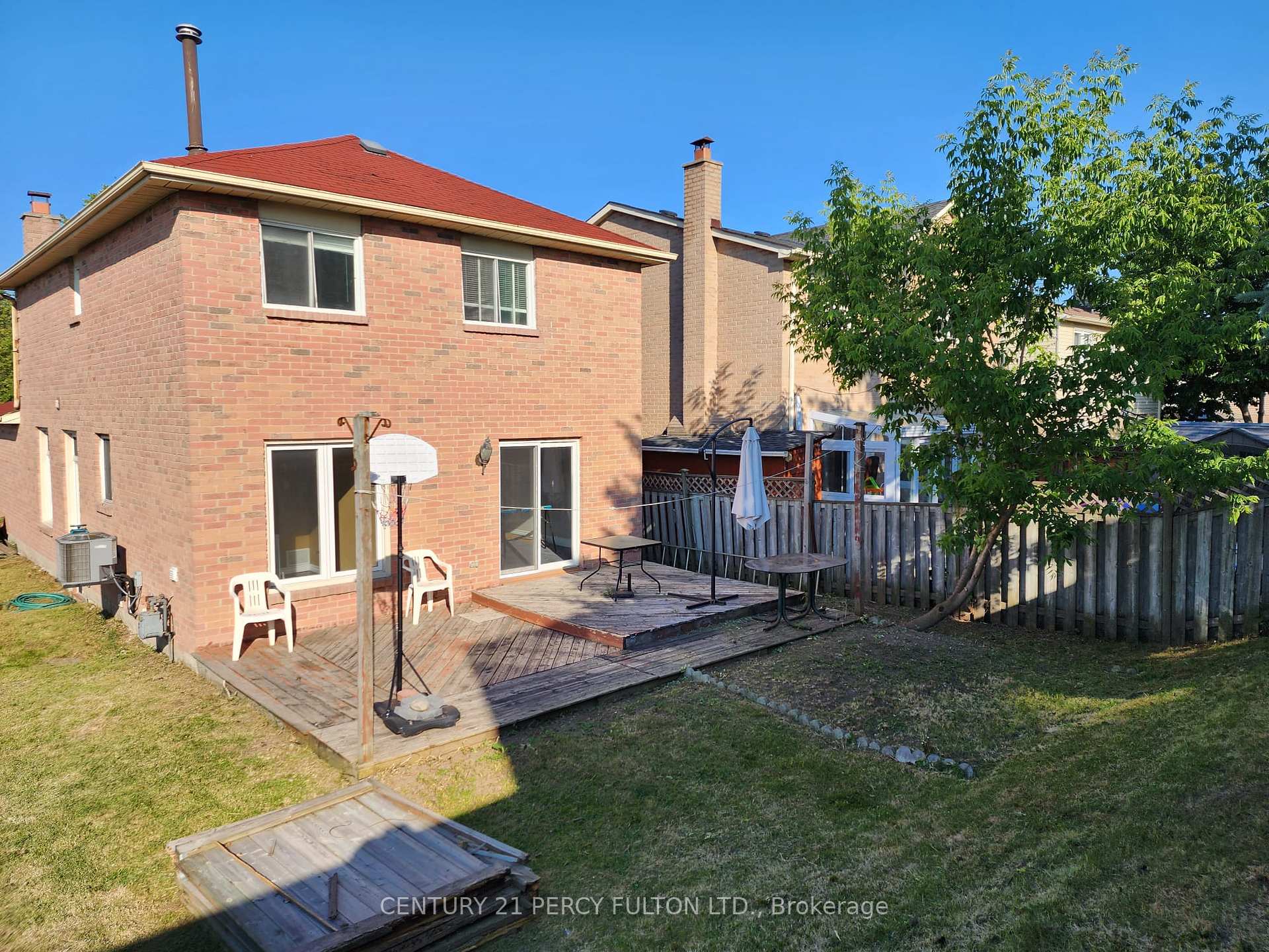 Photo 4 of 38 Gilmour Drive, Ajax, Central — HOMEH