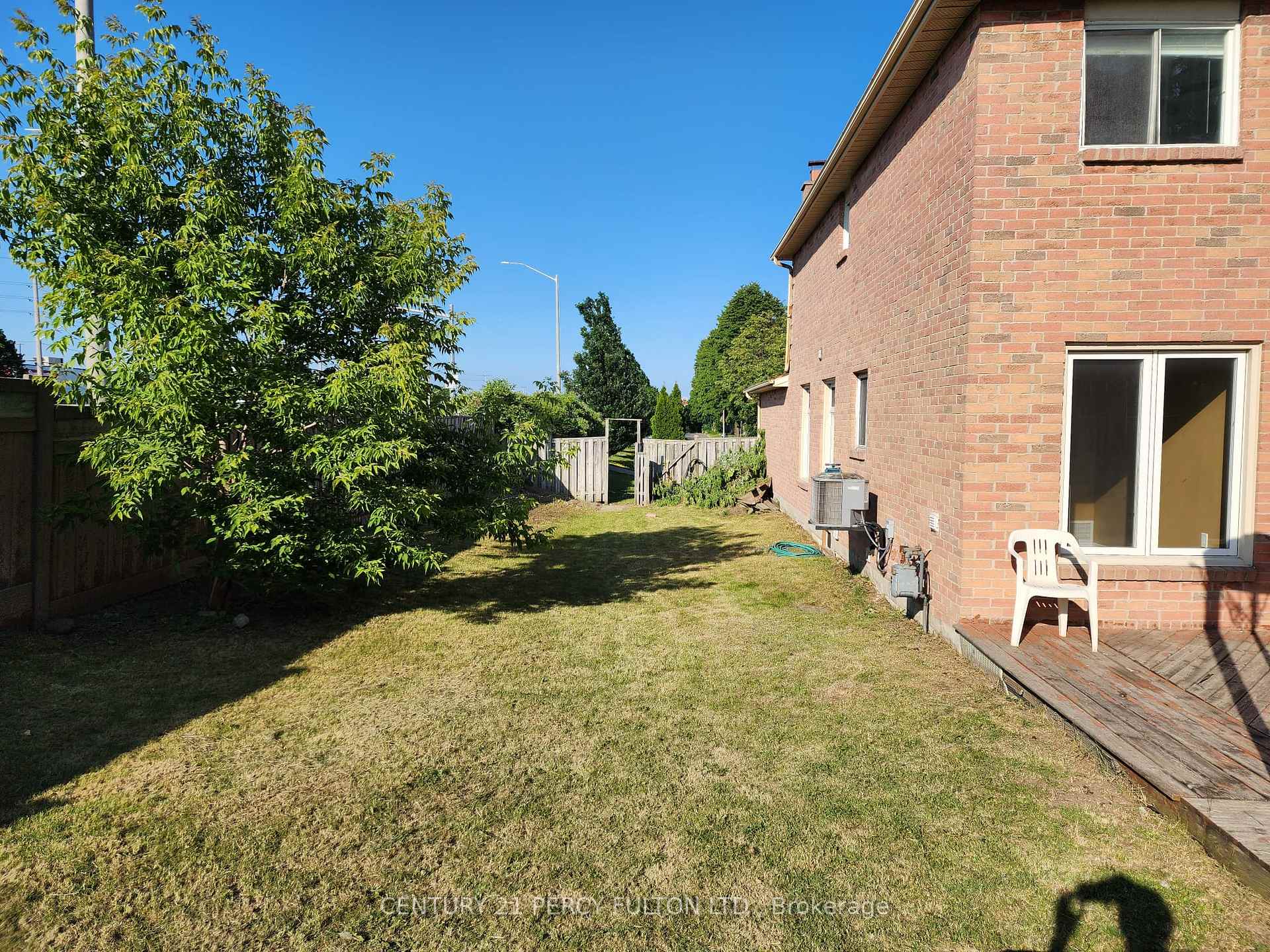 Photo 3 of 38 Gilmour Drive, Ajax, Central — HOMEH