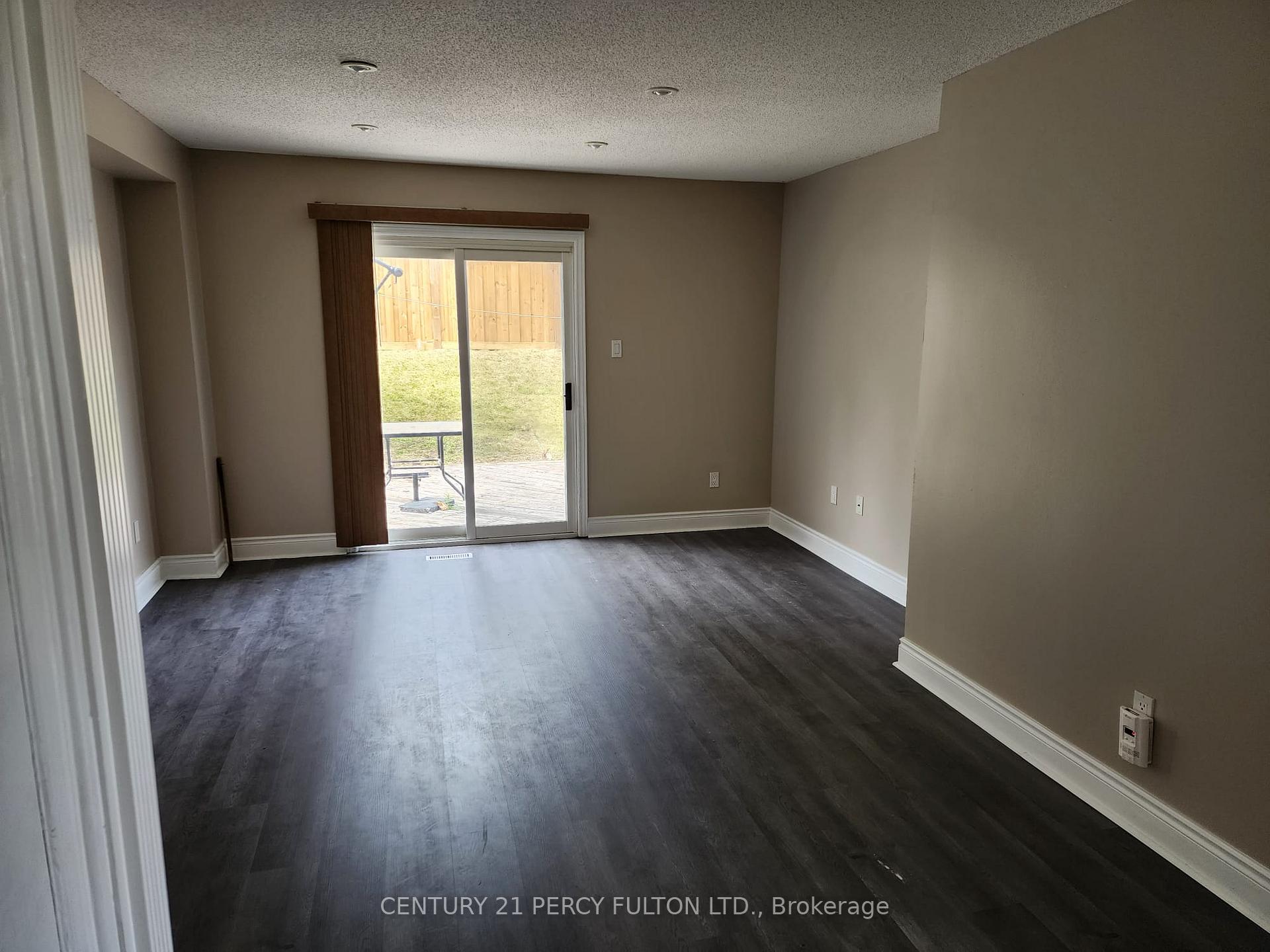 Photo 7 of 38 Gilmour Drive, Ajax, Central — HOMEH