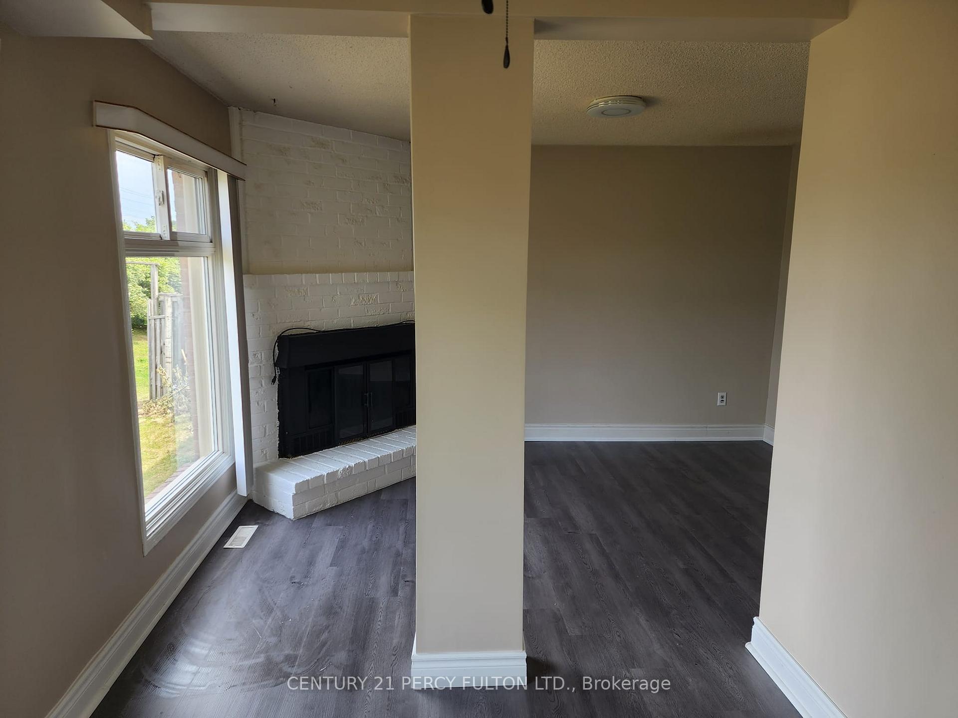 Photo 5 of 38 Gilmour Drive, Ajax, Central — HOMEH