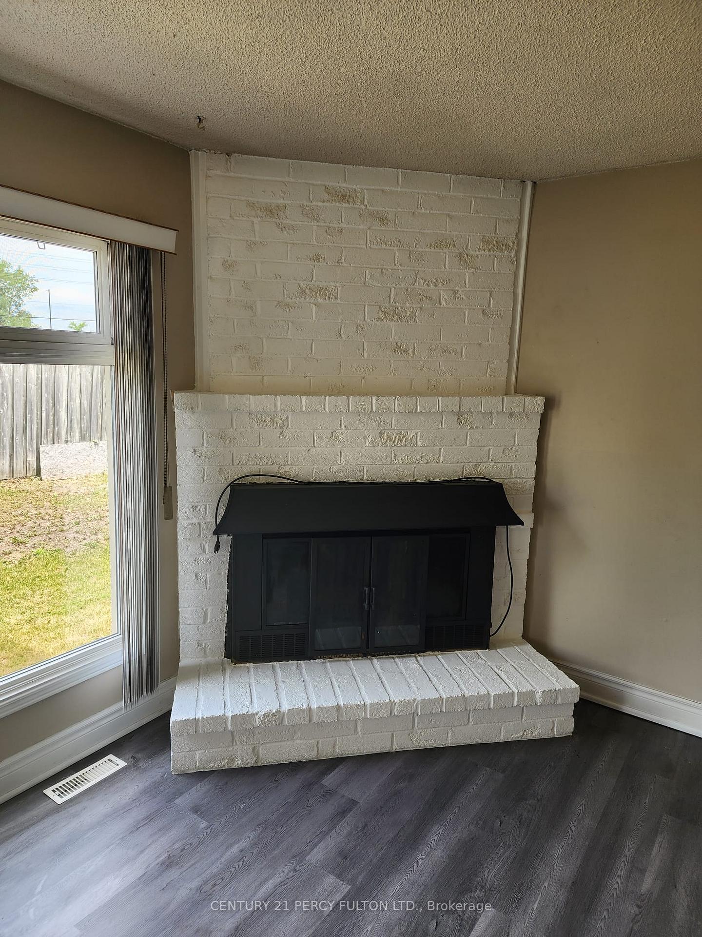 Photo 8 of 38 Gilmour Drive, Ajax, Central — HOMEH