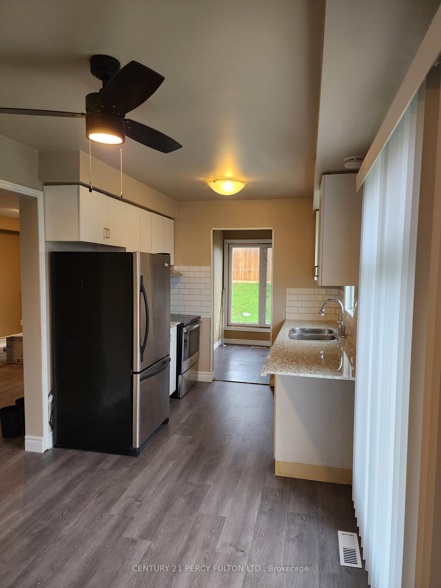 Photo 9 of 38 Gilmour Drive, Ajax, Central — HOMEH