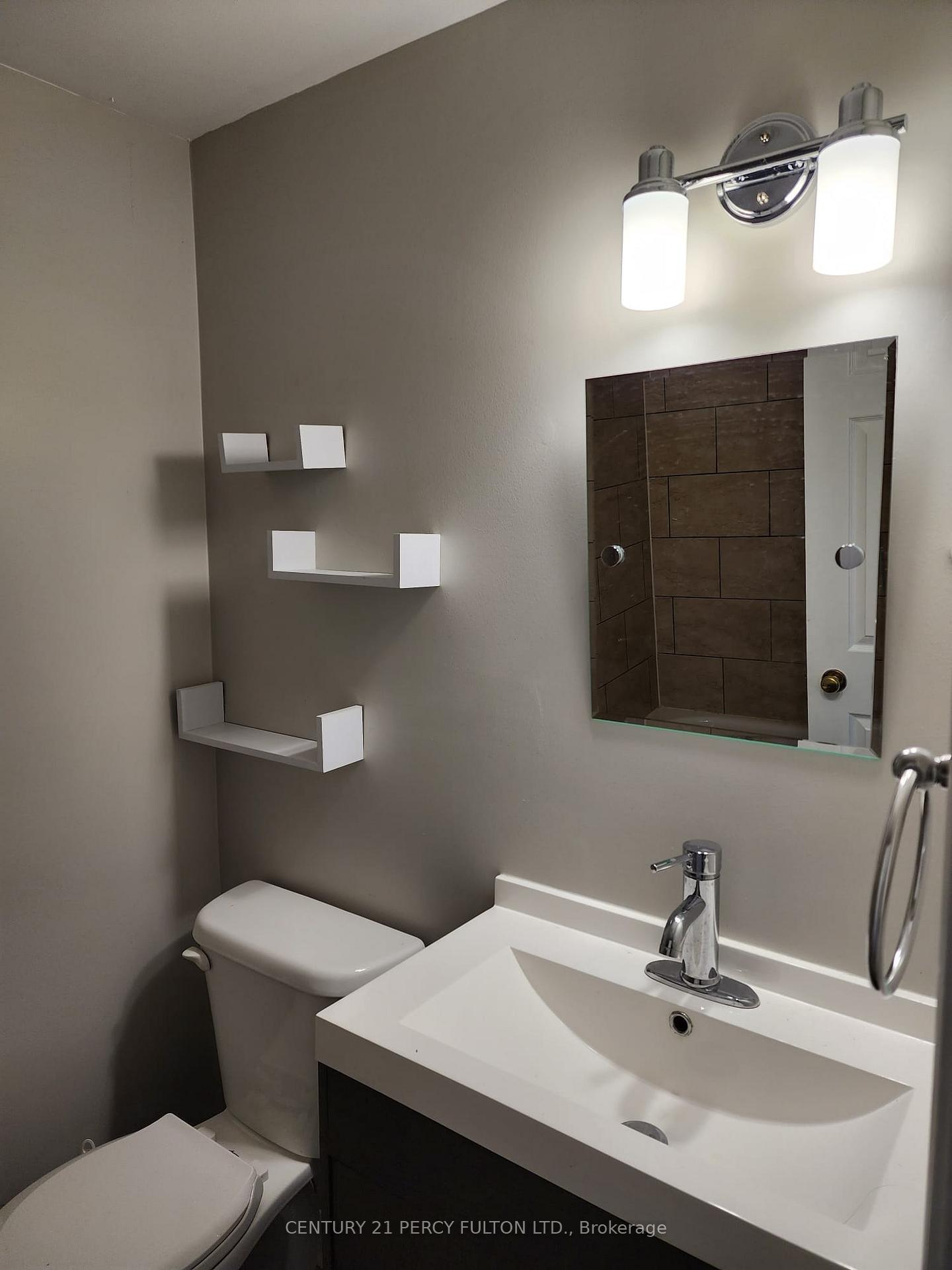 Photo 15 of 38 Gilmour Drive, Ajax, Central — HOMEH