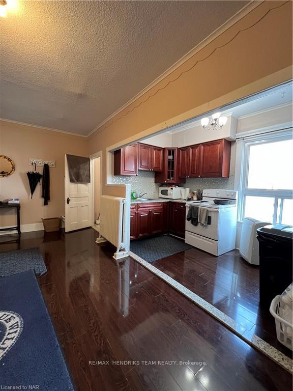 Photo 5 of Unit 2, 3 Main Street E, Grimsby, Grimsby East — HOMEH