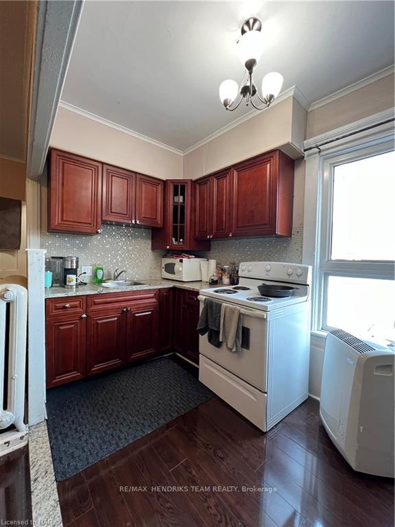 Photo 6 of Unit 2, 3 Main Street E, Grimsby, Grimsby East — HOMEH