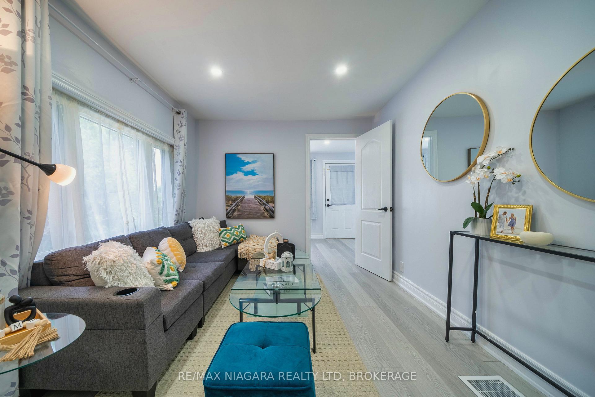 Photo 12 of 402 The Queensway South, Georgina, Keswick South — HOMEH