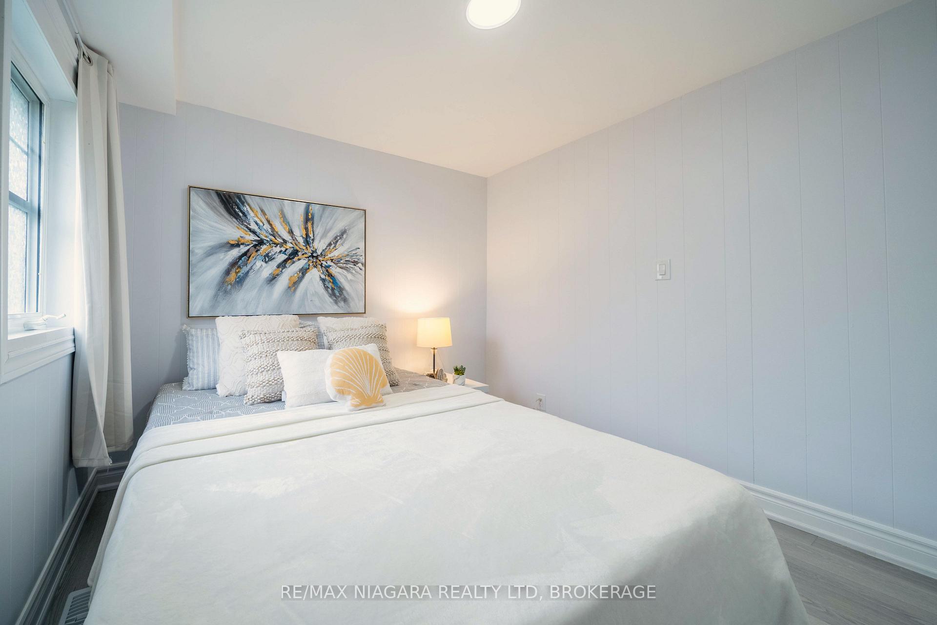 Photo 23 of 402 The Queensway South, Georgina, Keswick South — HOMEH