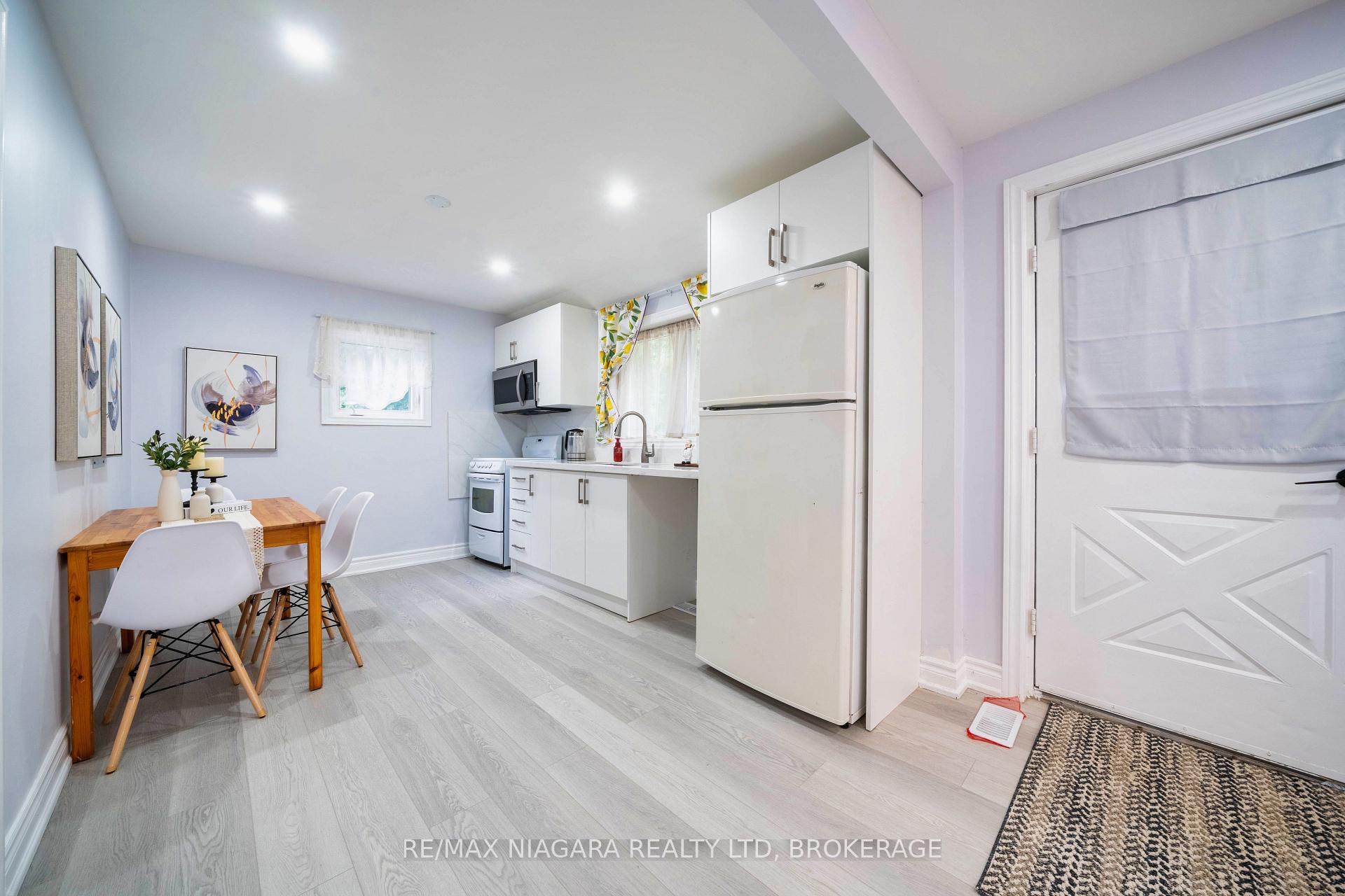 Photo 28 of 402 The Queensway South, Georgina, Keswick South — HOMEH