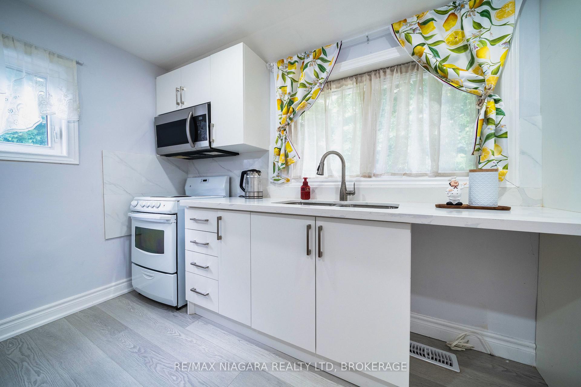 Photo 29 of 402 The Queensway South, Georgina, Keswick South — HOMEH