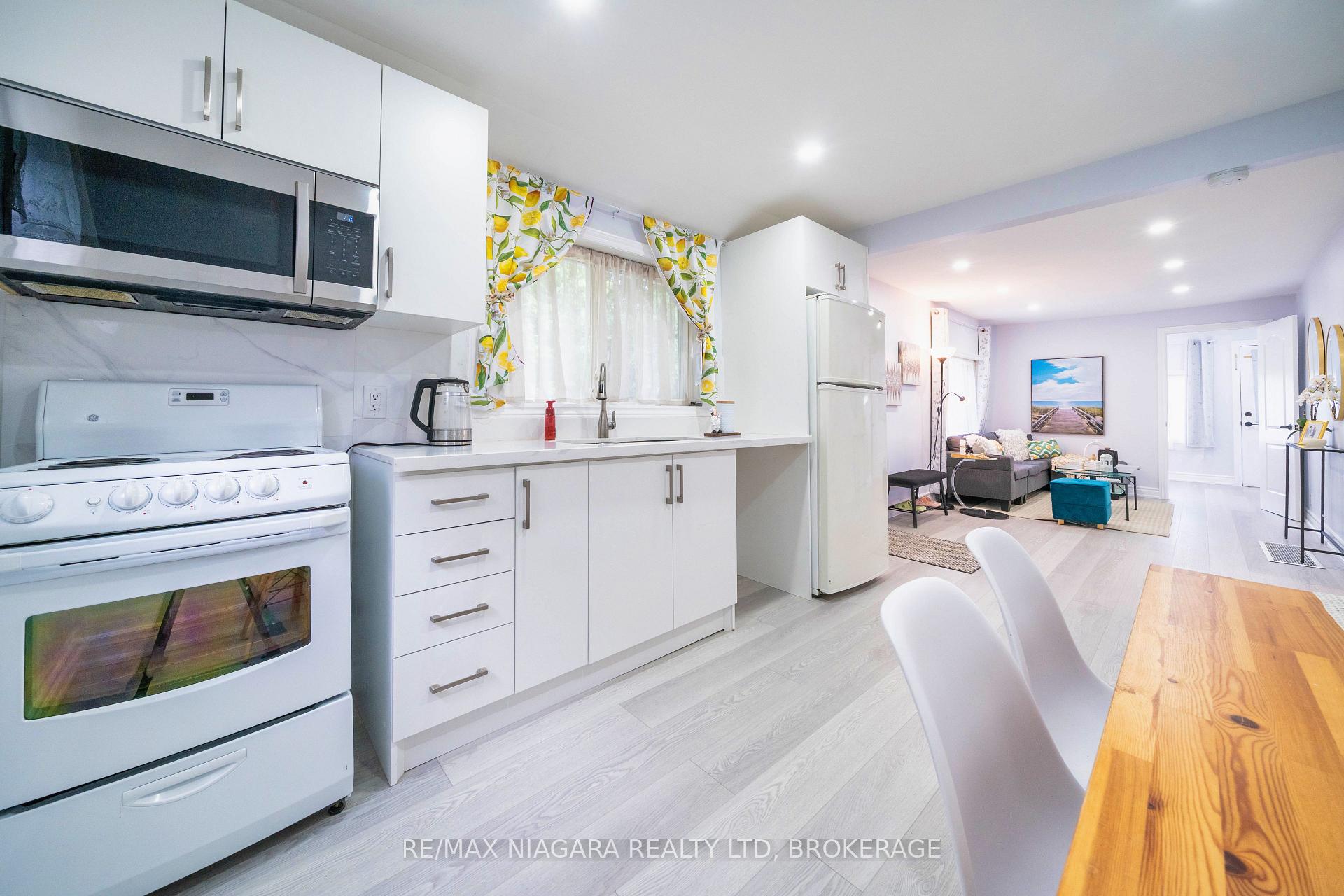 Photo 30 of 402 The Queensway South, Georgina, Keswick South — HOMEH