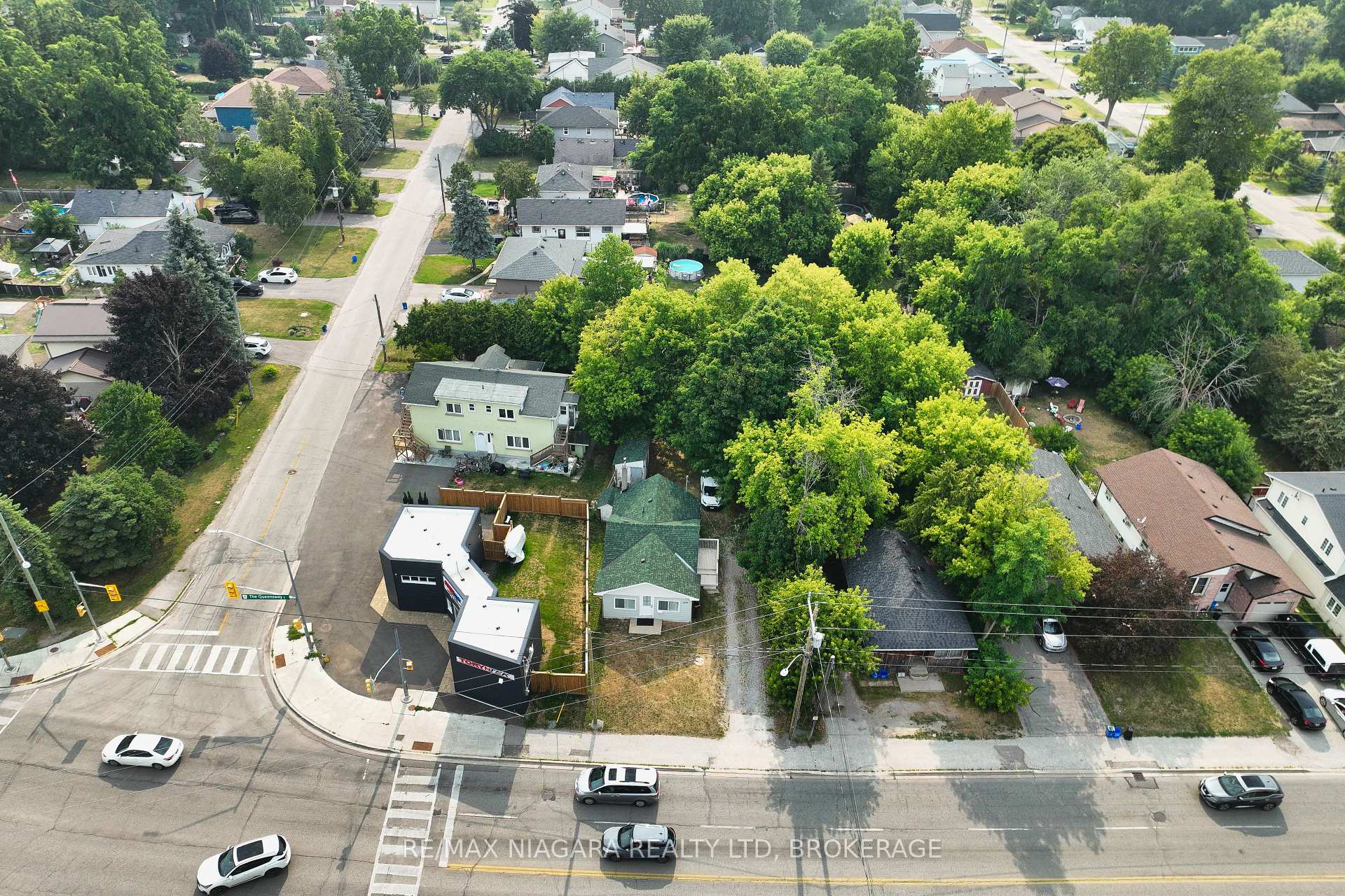Photo 38 of 402 The Queensway South, Georgina, Keswick South — HOMEH