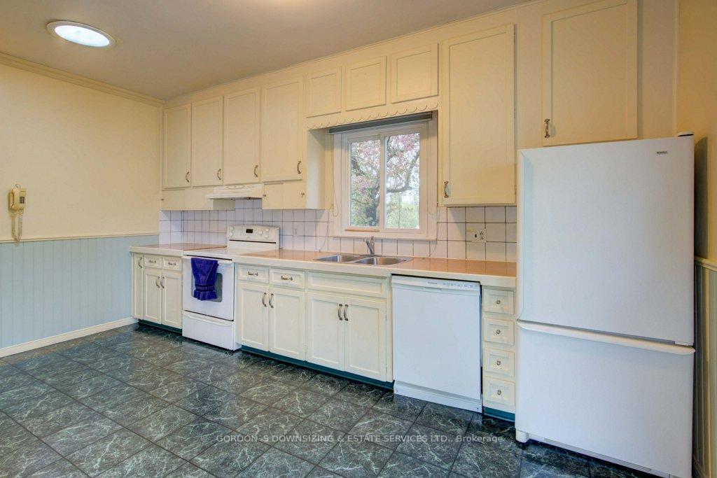 Photo 9 of 138 Simcoe Street, Brock, Beaverton — HOMEH