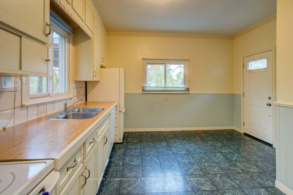 Photo 13 of 138 Simcoe Street, Brock, Beaverton — HOMEH