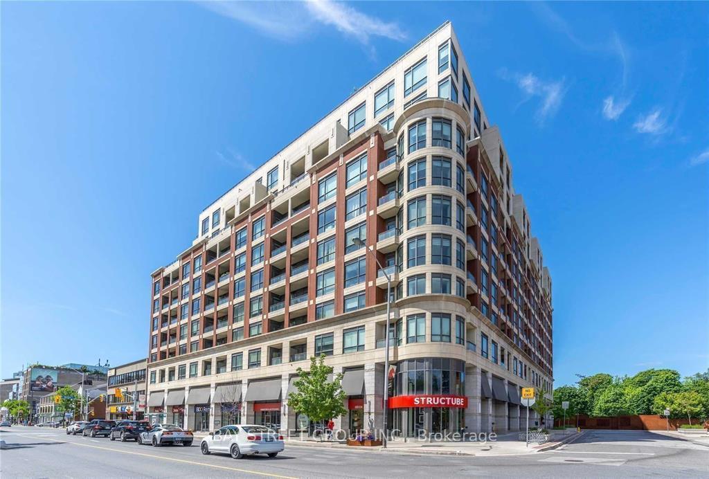 Front of Unit 1014, 23 Glebe Road W