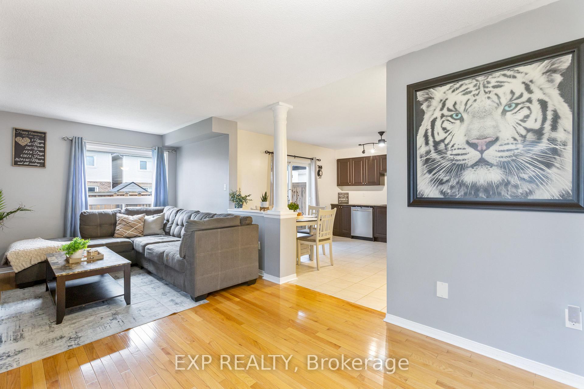 Photo 5 of 11 Robb Lane, Clarington, Bowmanville — HOMEH