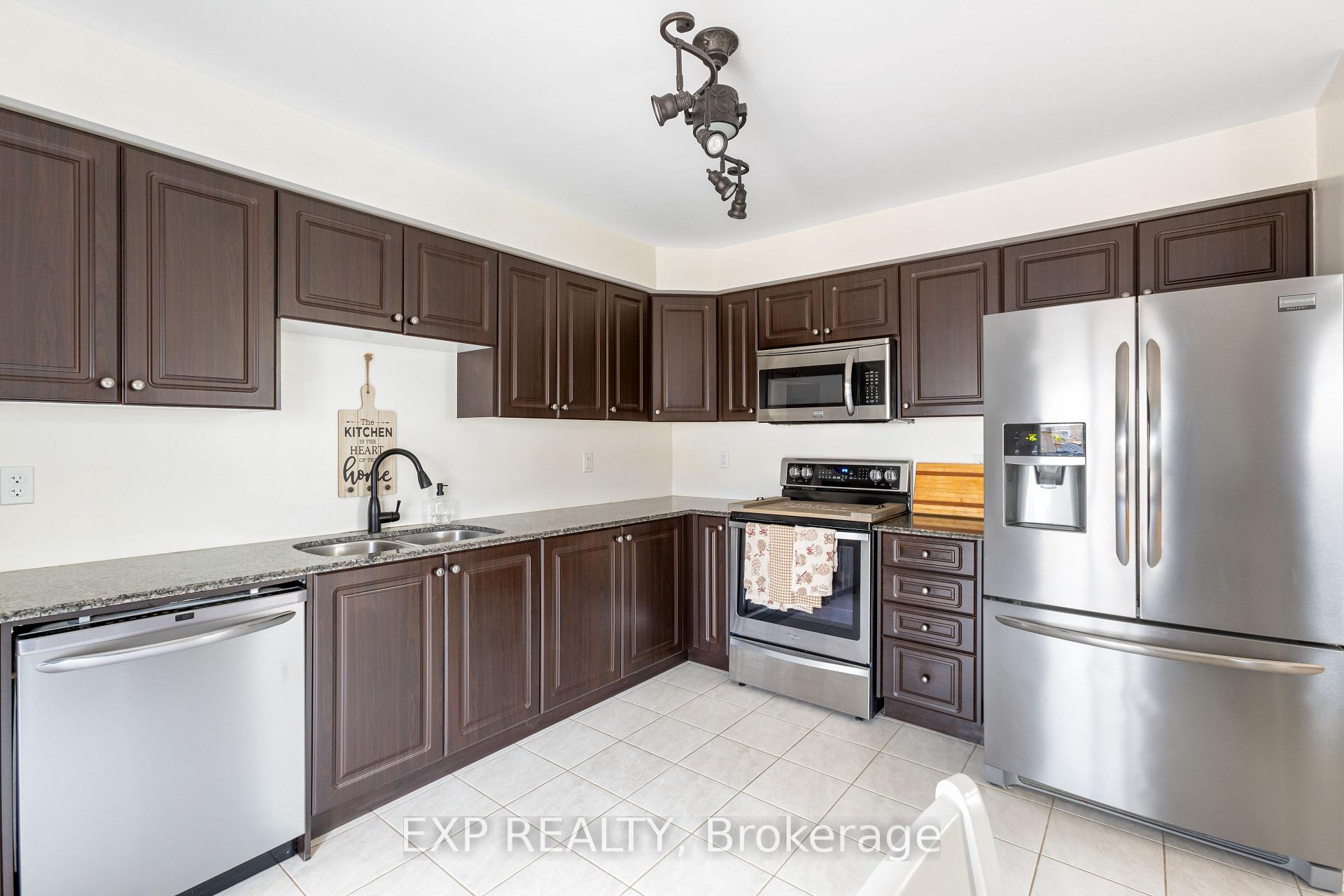 Photo 12 of 11 Robb Lane, Clarington, Bowmanville — HOMEH